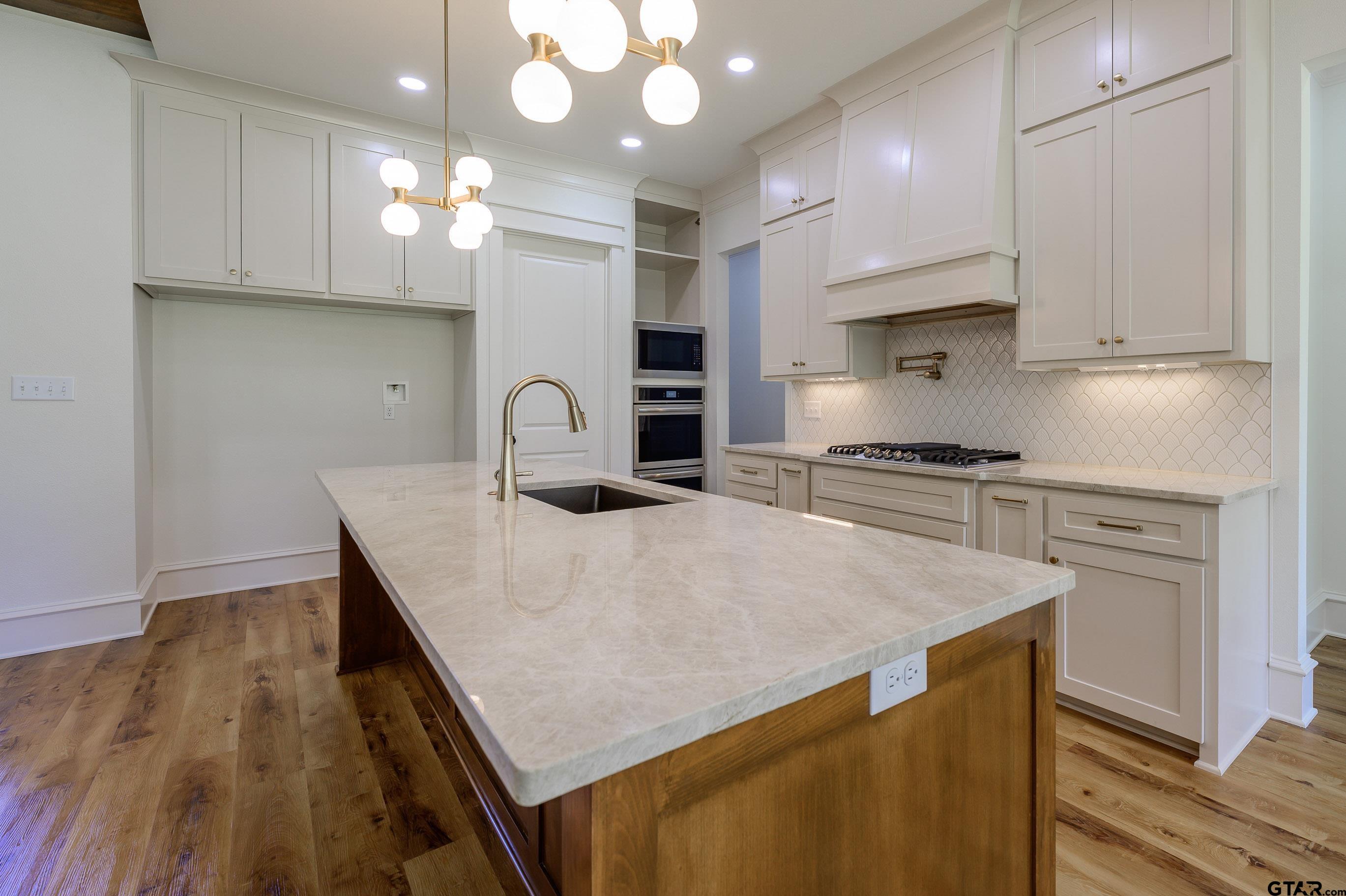 12334 Harlon