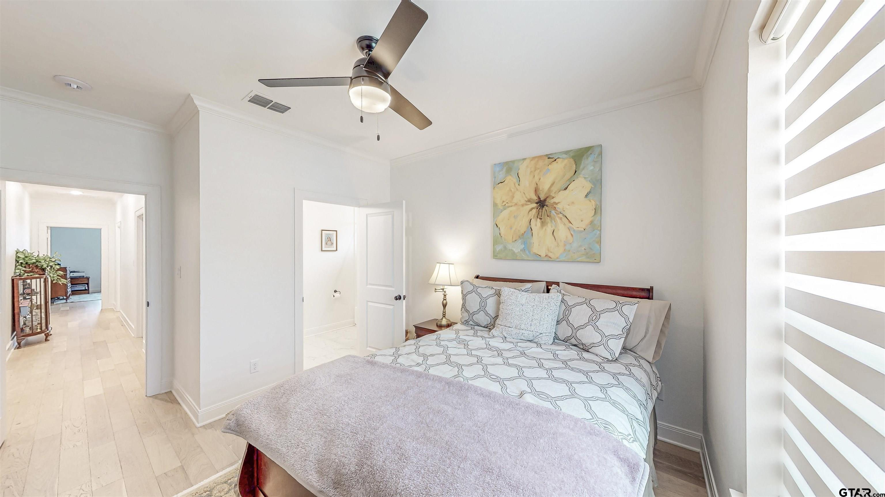 9070 Shallow Cove