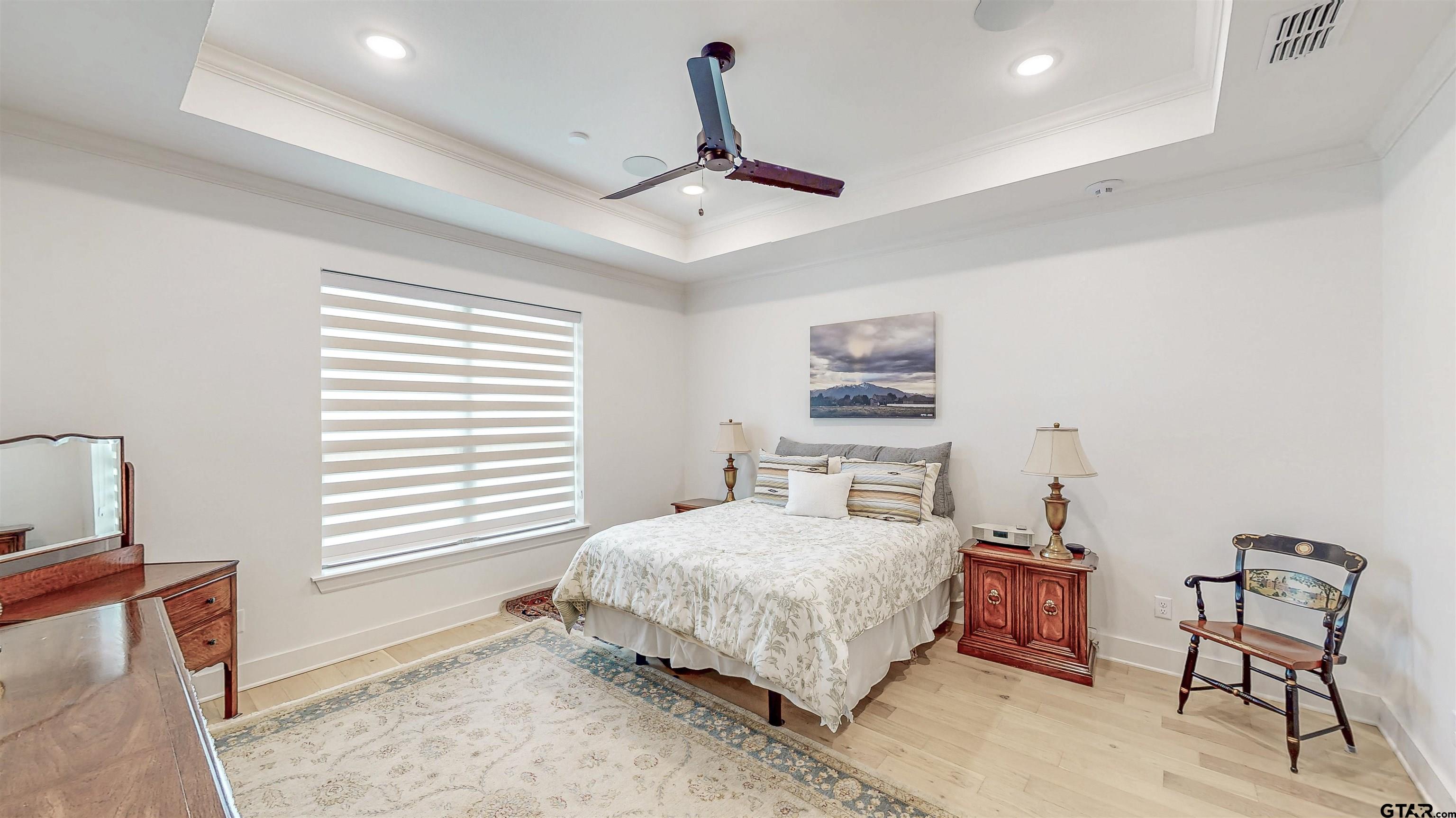 9070 Shallow Cove