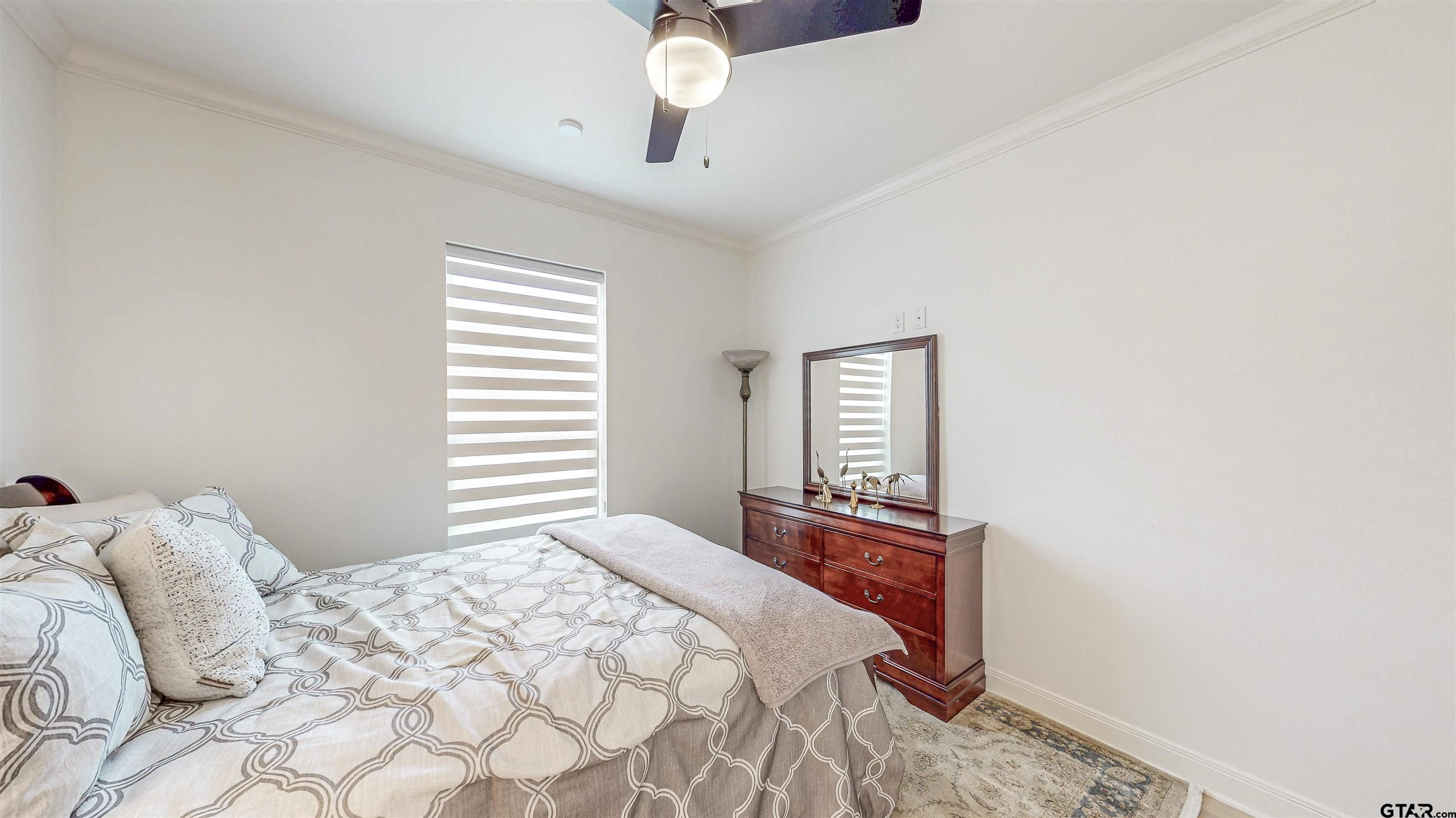 9070 Shallow Cove