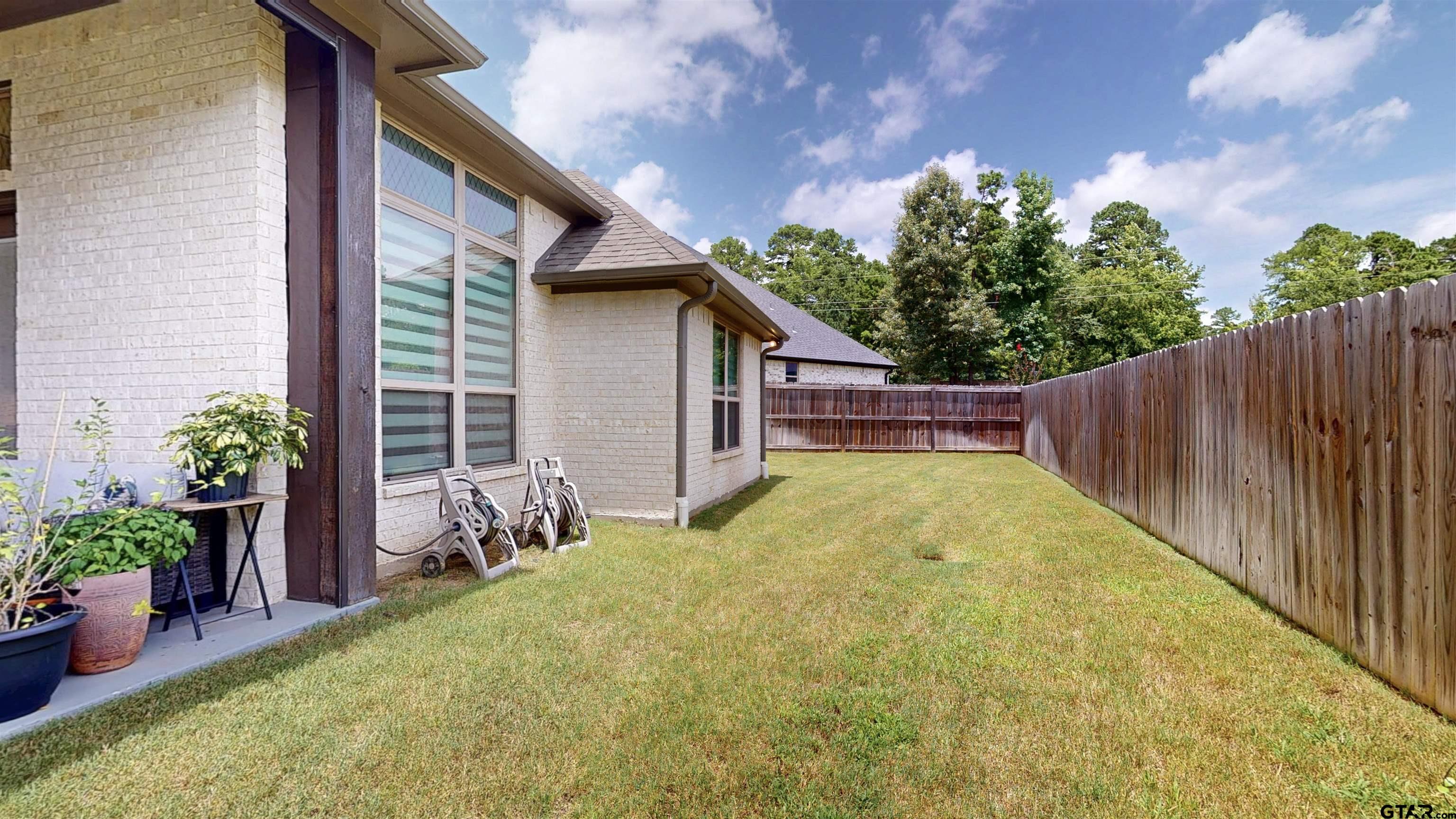 9070 Shallow Cove