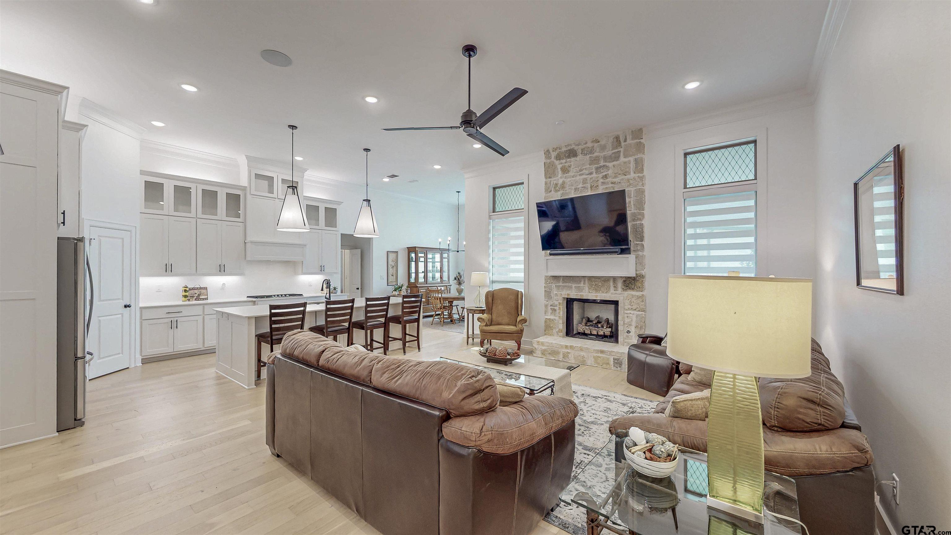 9070 Shallow Cove