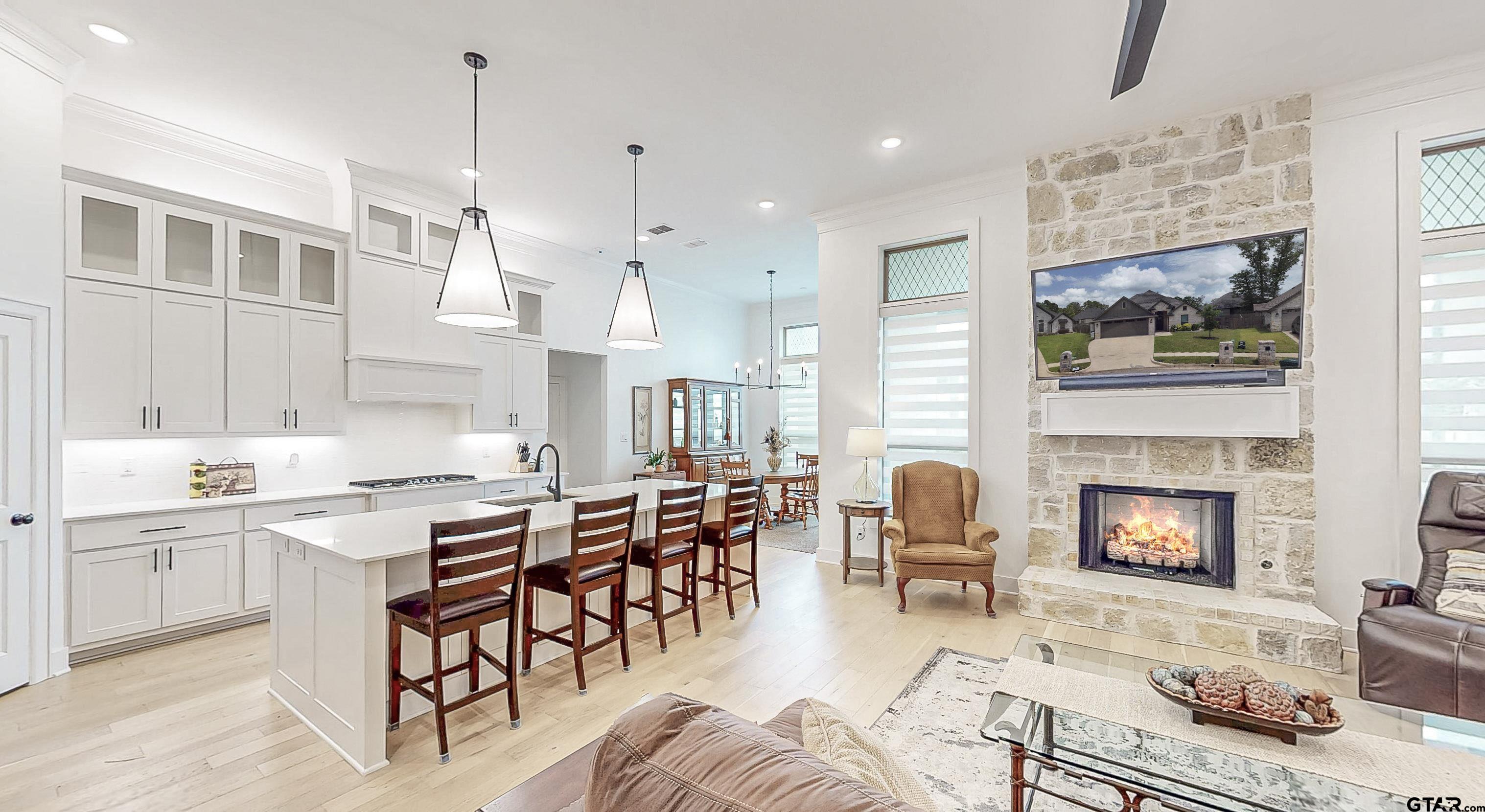 9070 Shallow Cove
