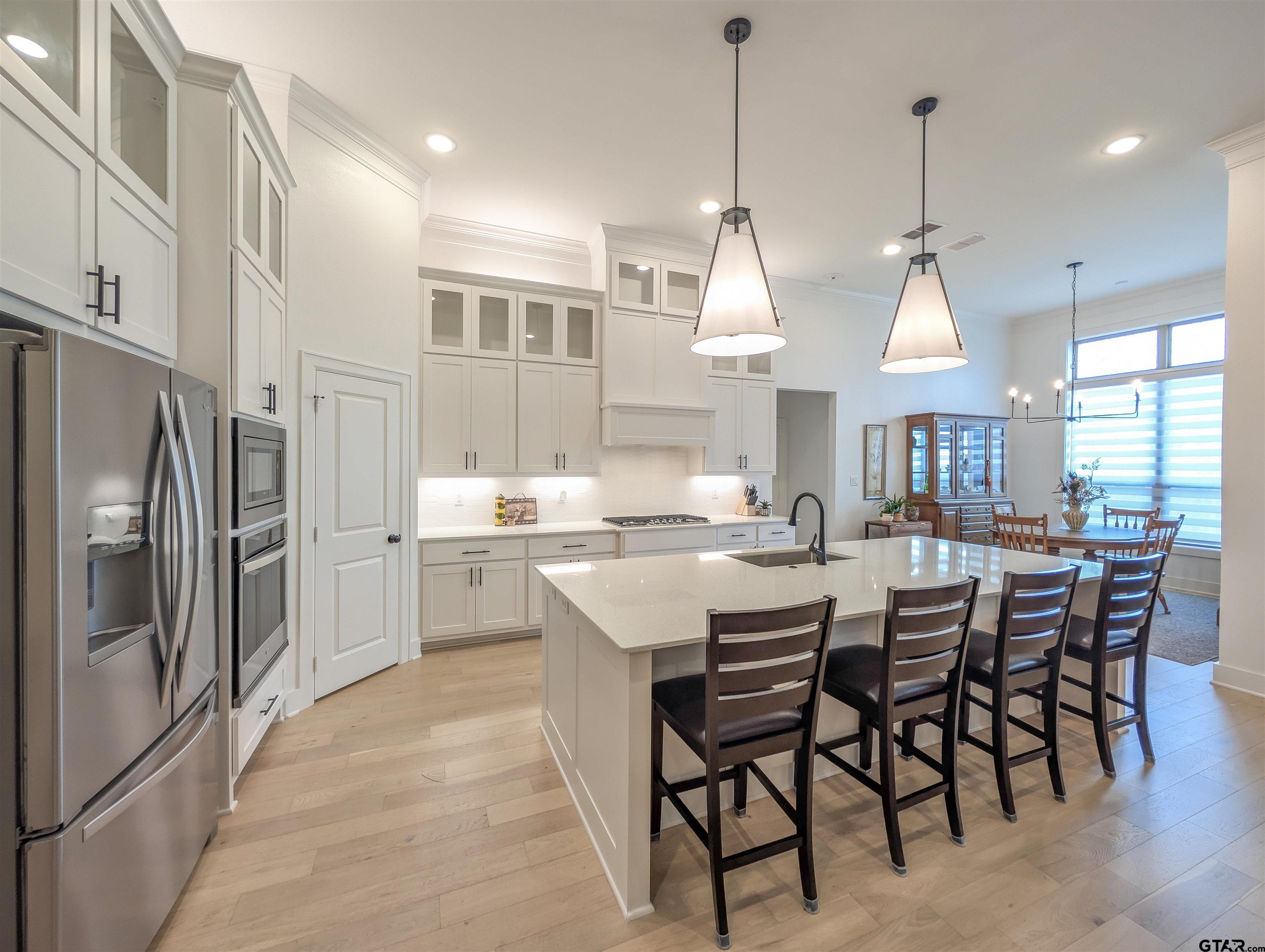 9070 Shallow Cove