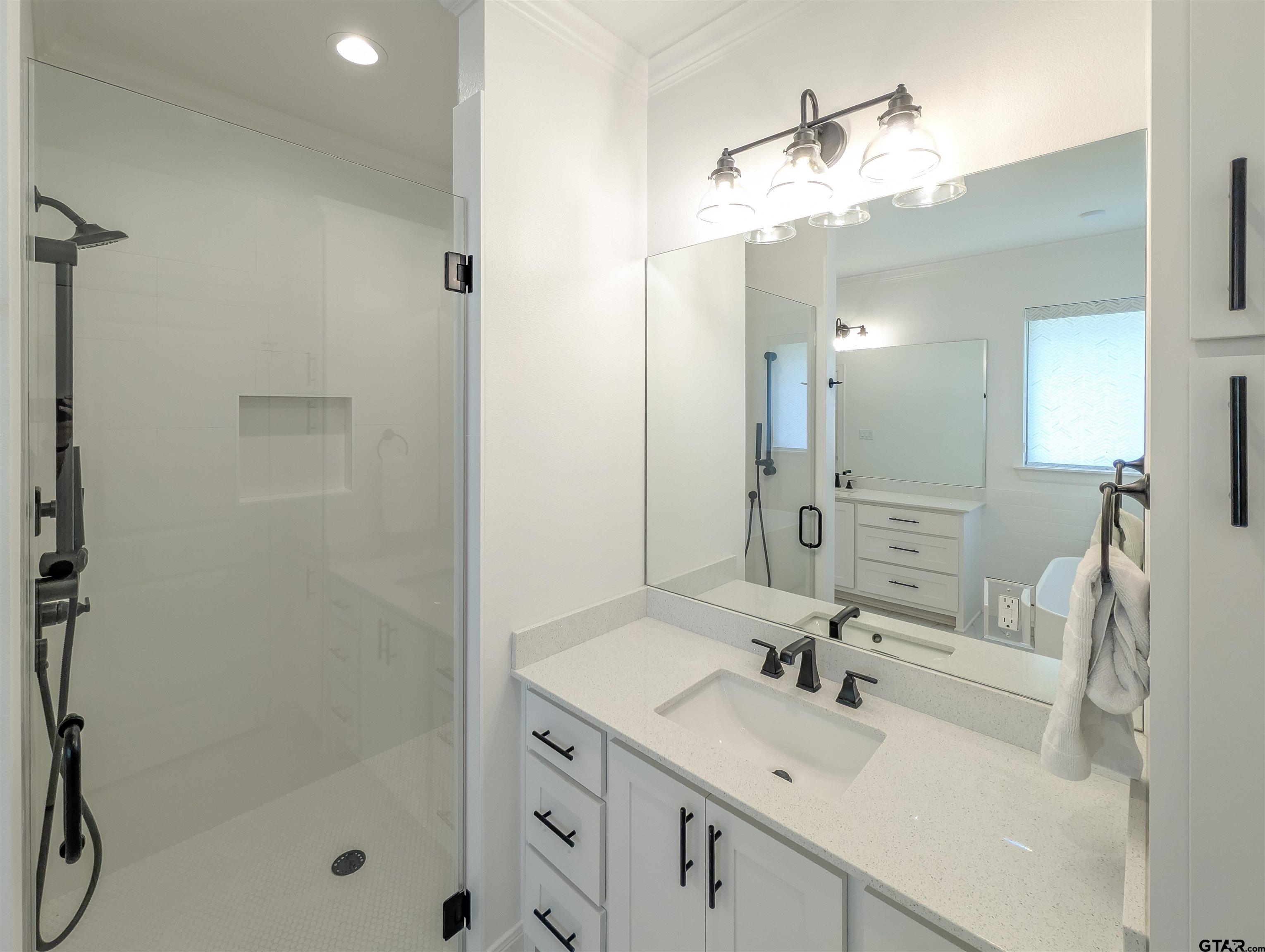 9070 Shallow Cove