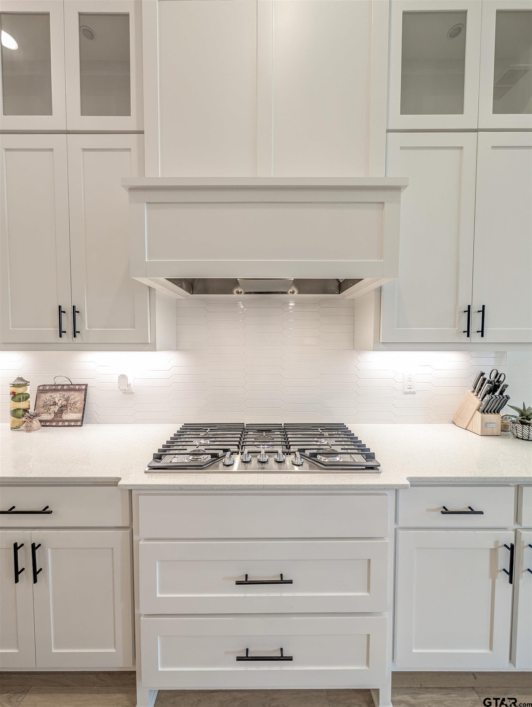 9070 Shallow Cove