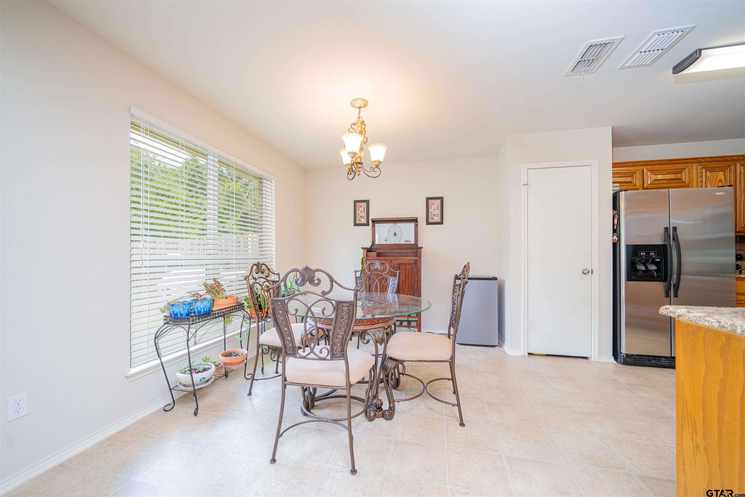 313 Maggie Cir