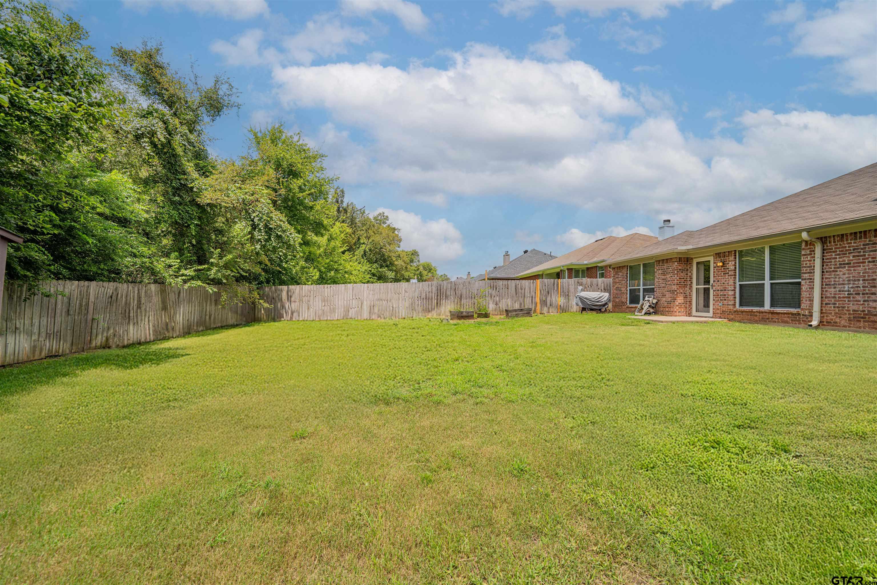 313 Maggie Cir