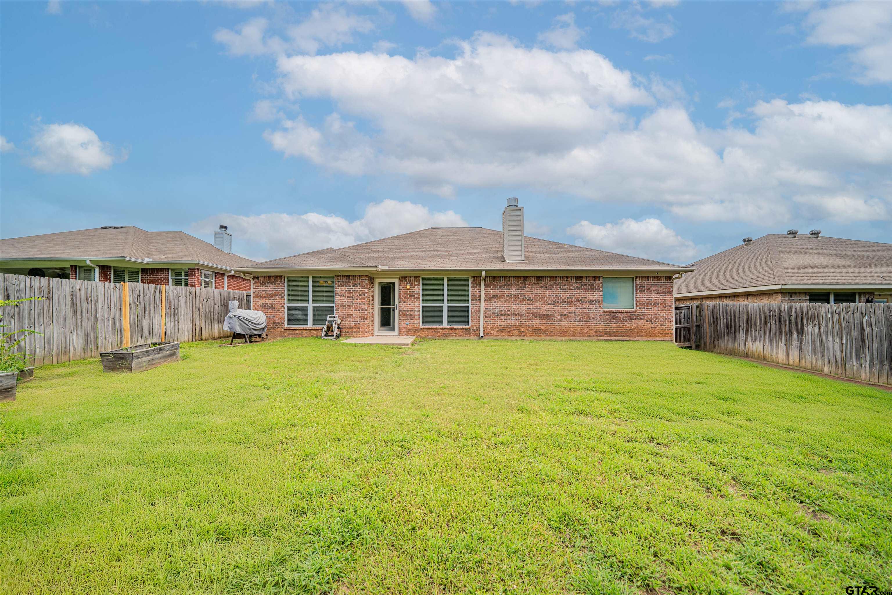 313 Maggie Cir