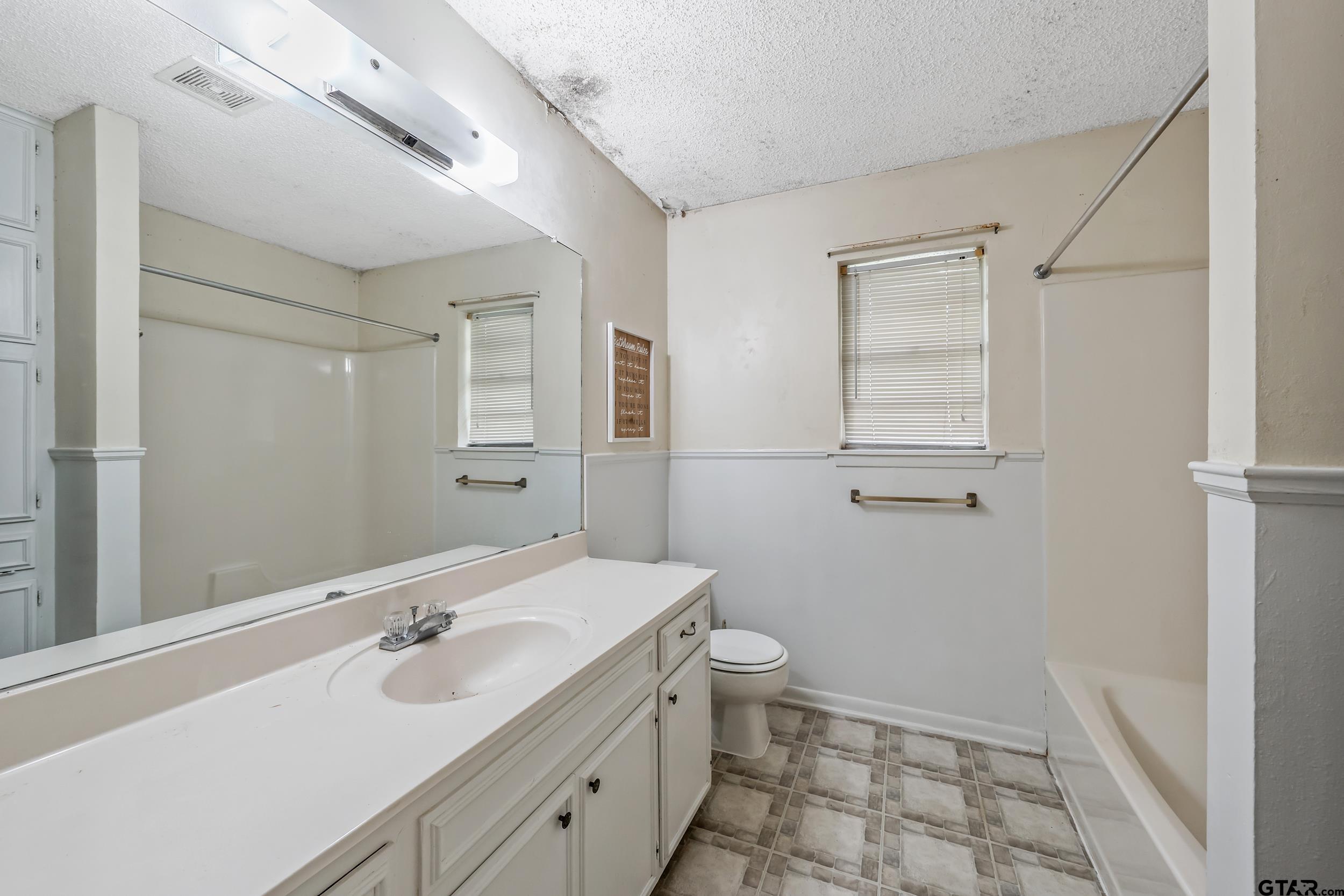 404 E Acker Tap