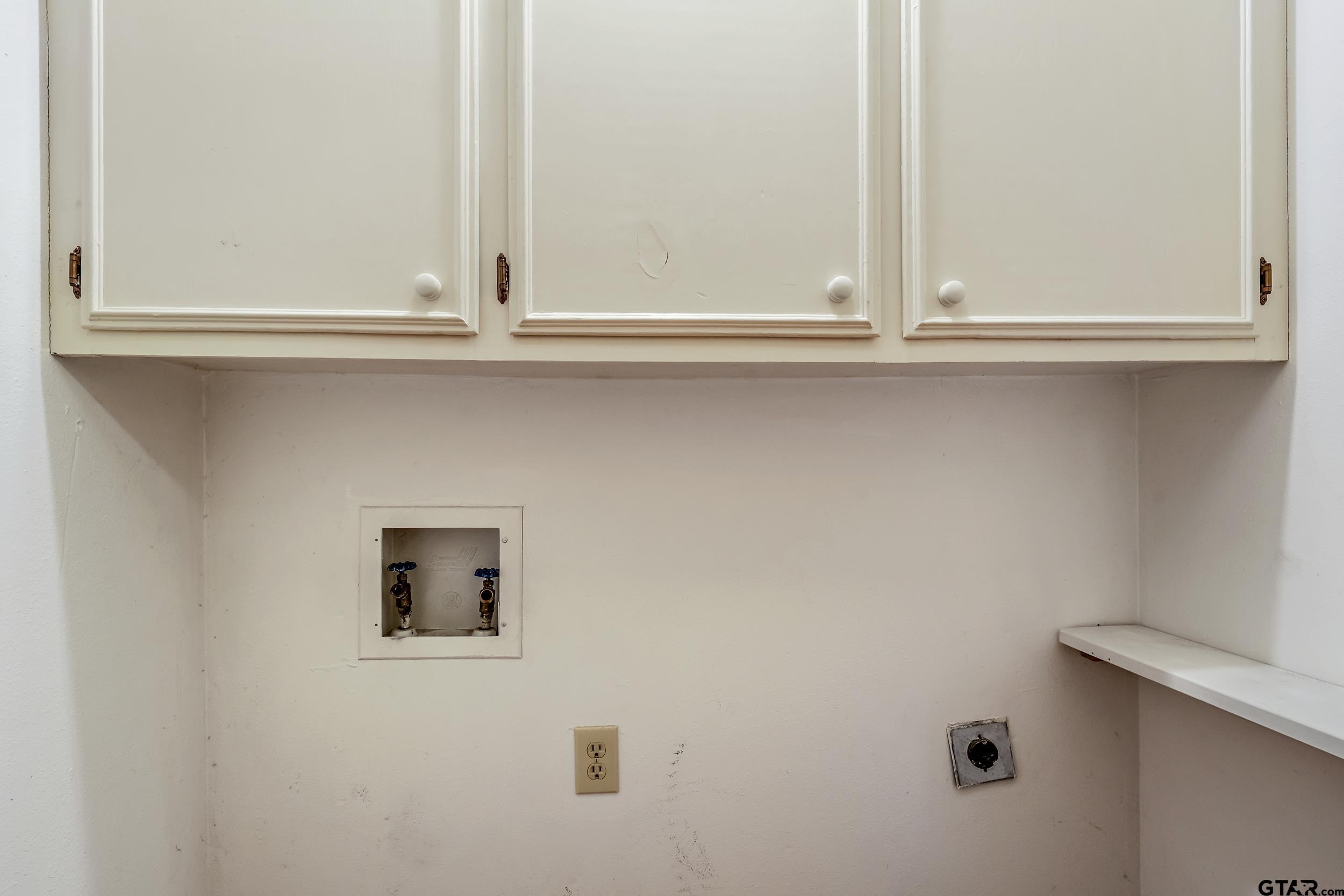 404 E Acker Tap