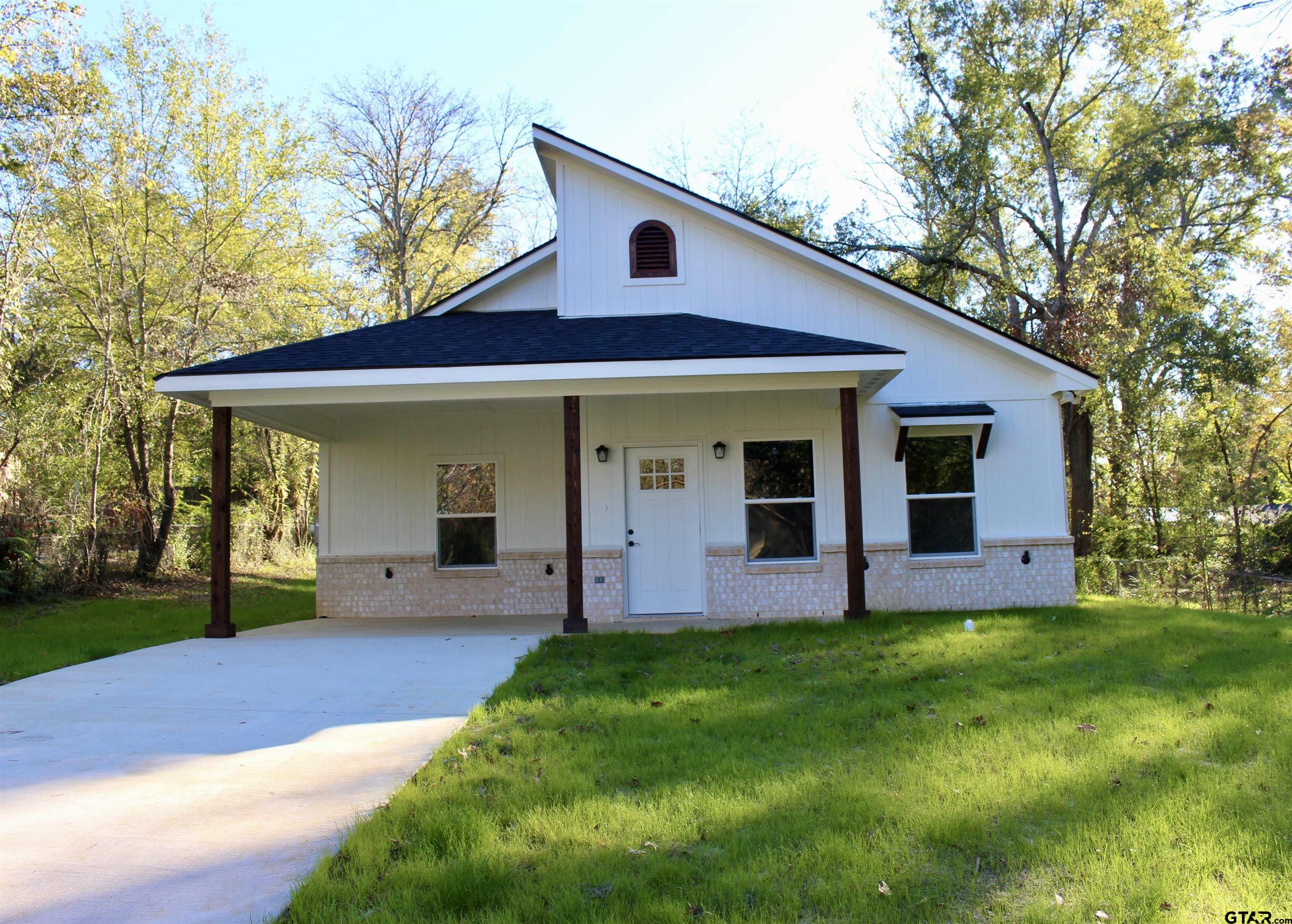 1610 W Barrett