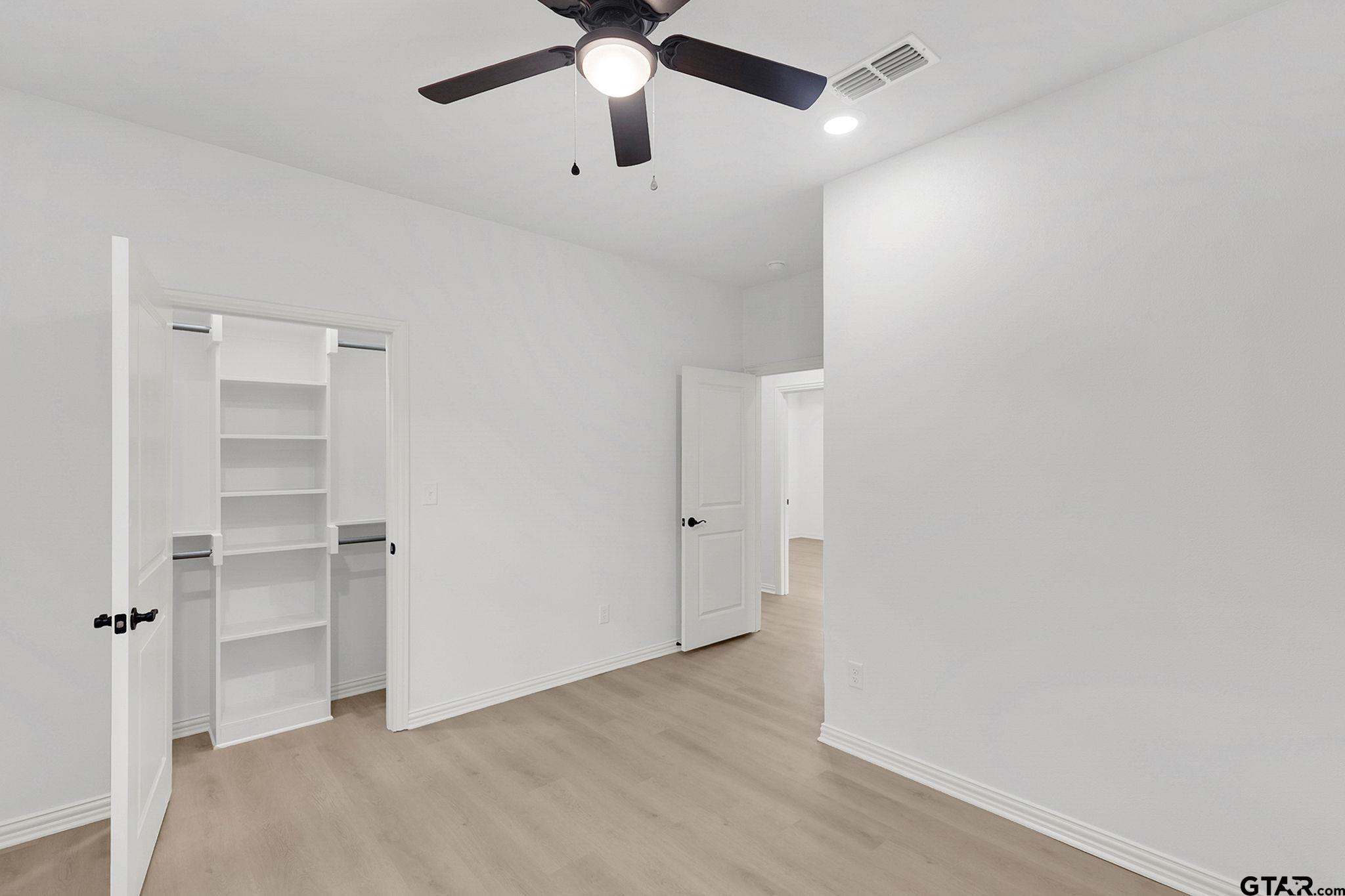 1610 W Barrett