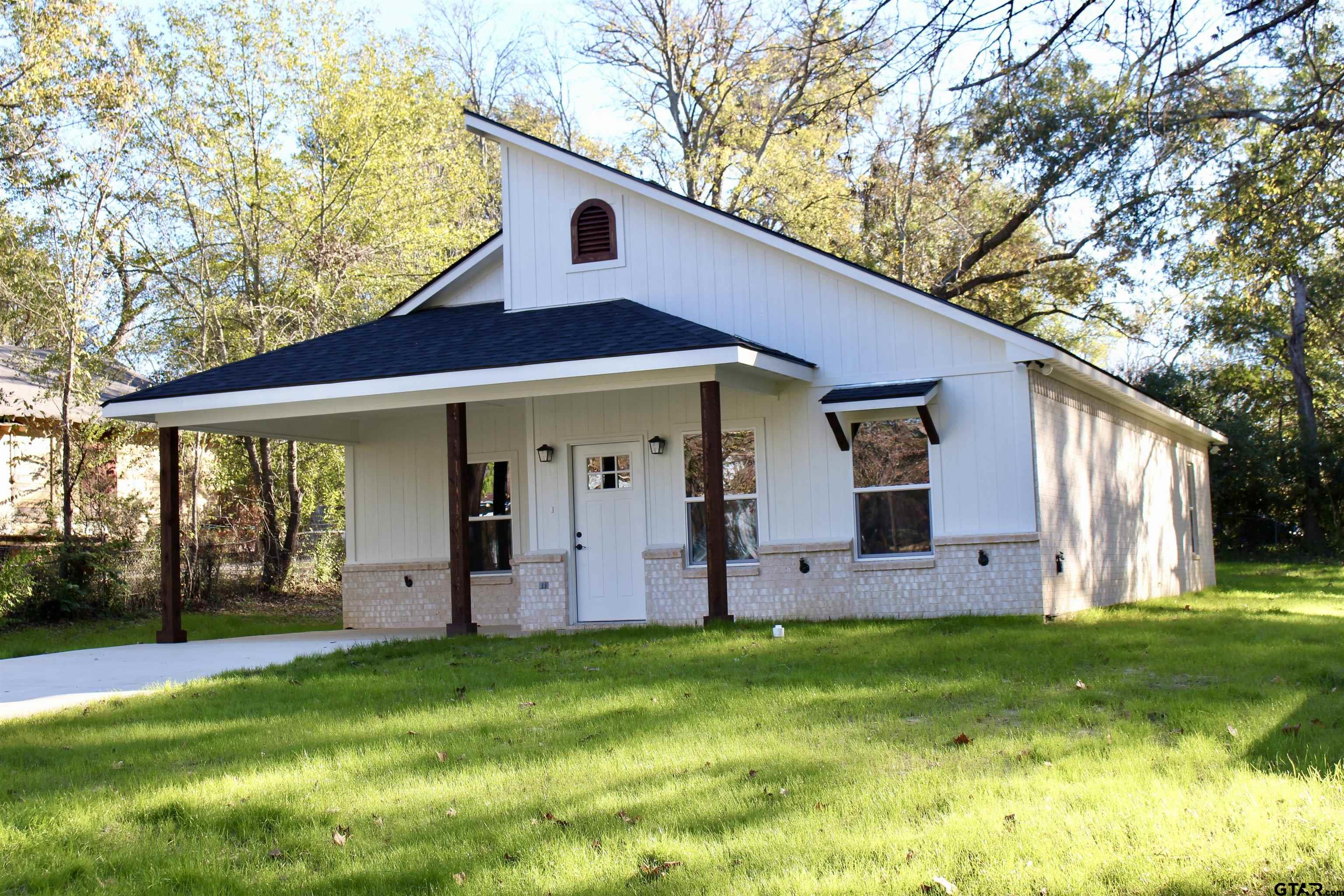 1610 W Barrett