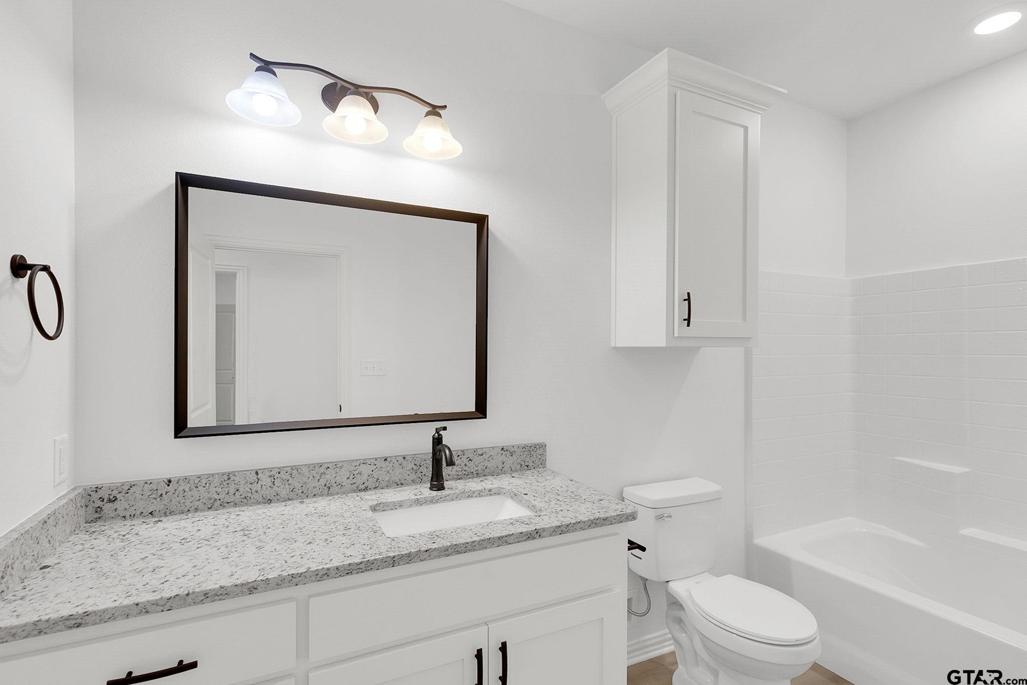 1610 W Barrett