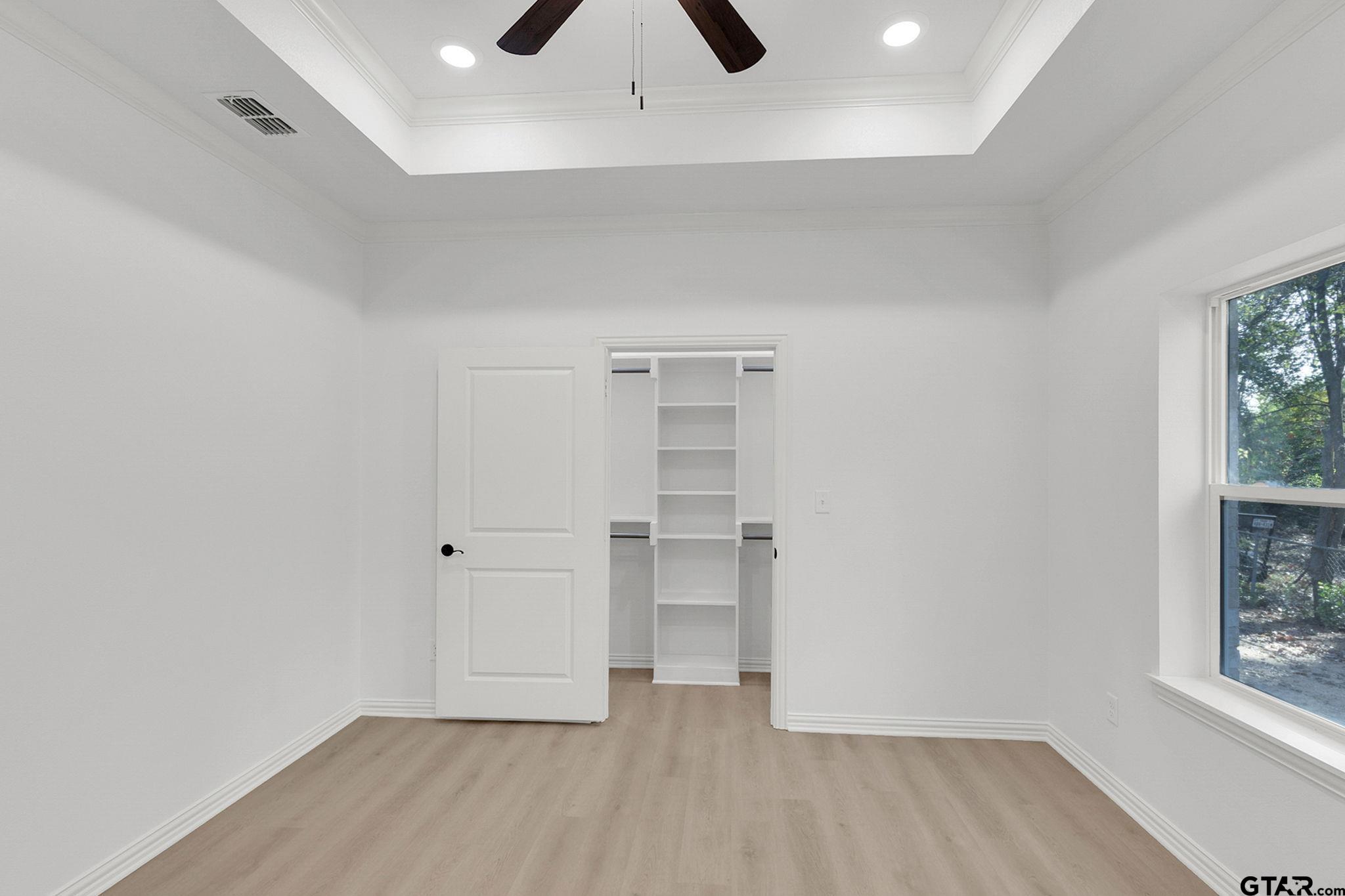 1610 W Barrett