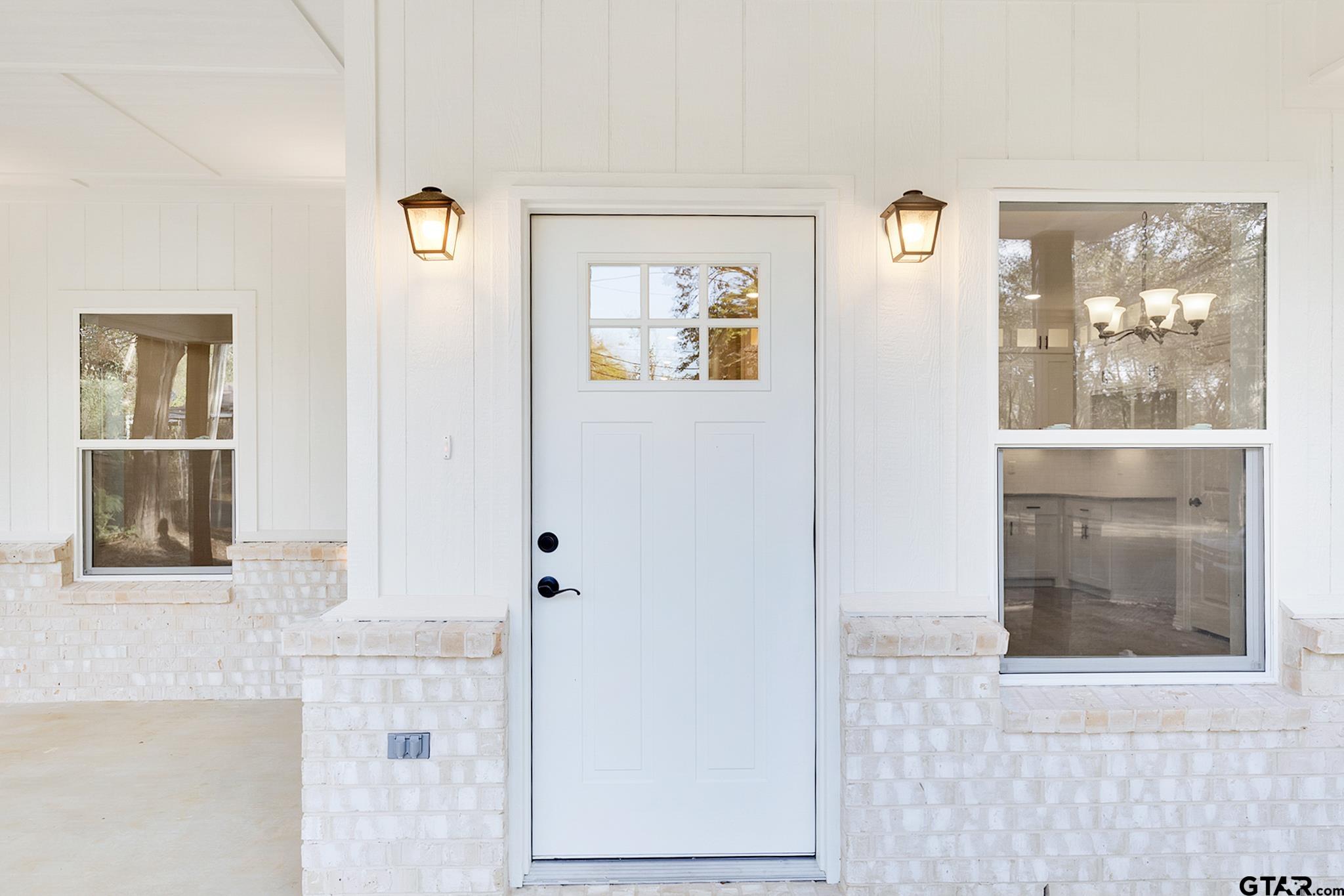 1610 W Barrett