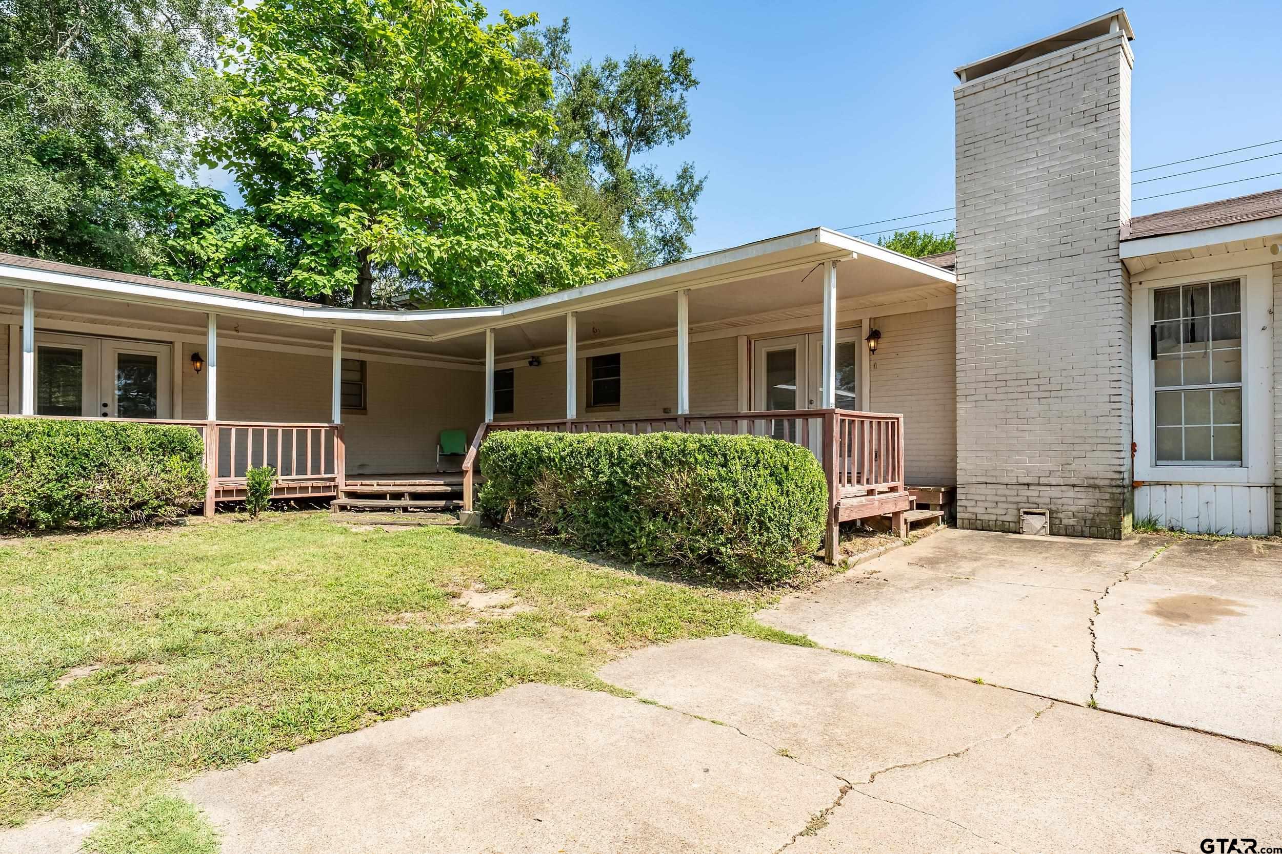 1814 W Main St