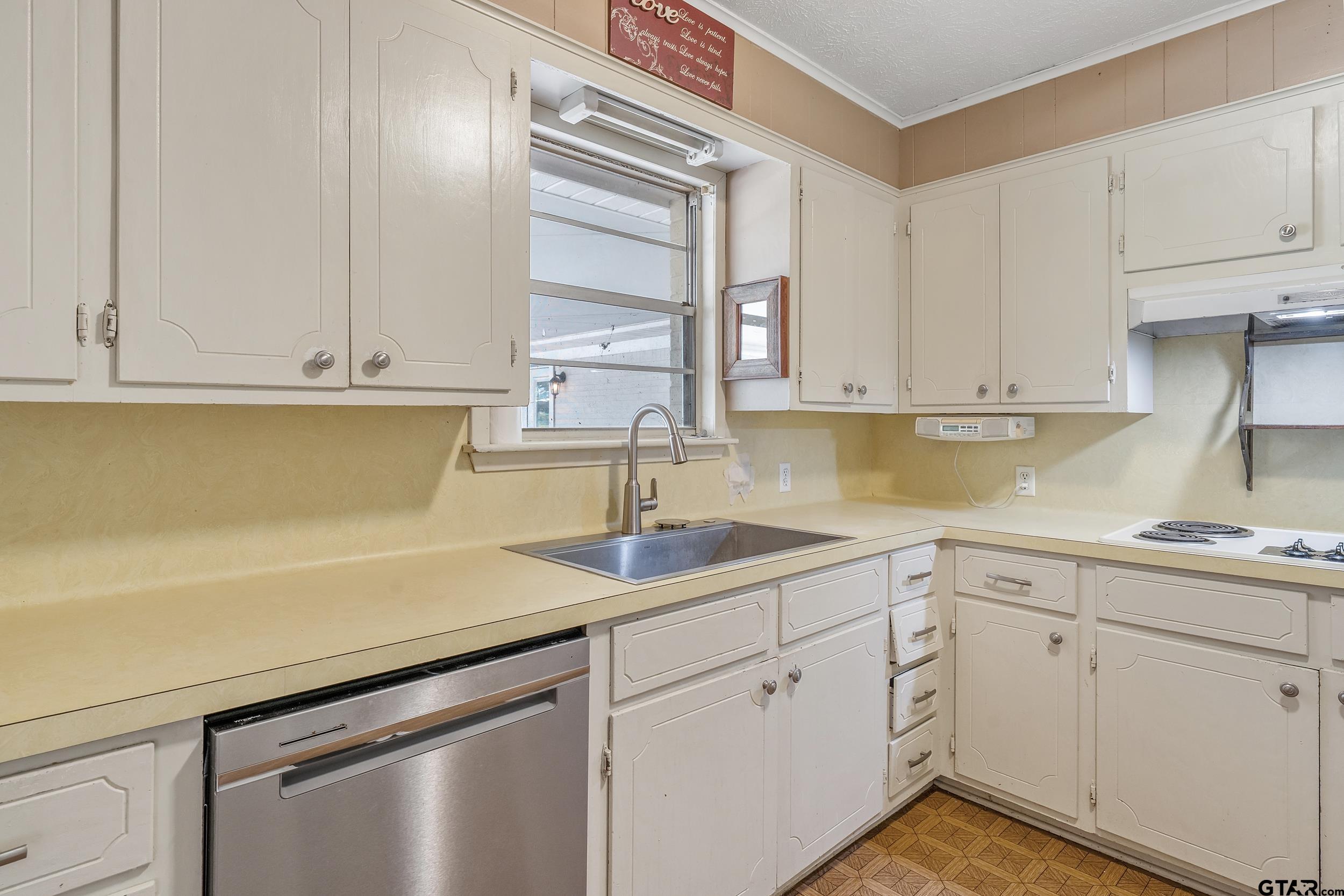 1814 W Main St