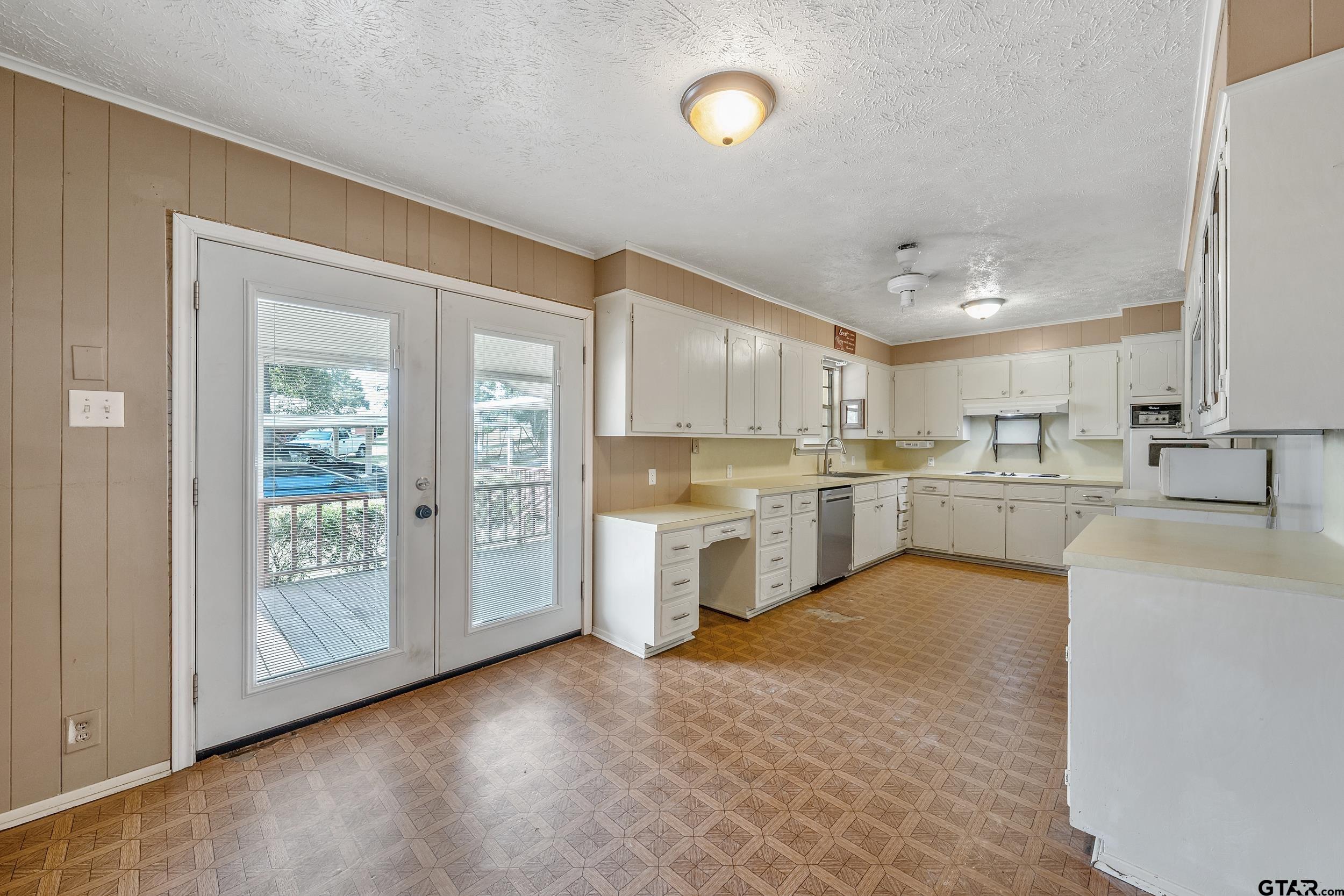 1814 W Main St