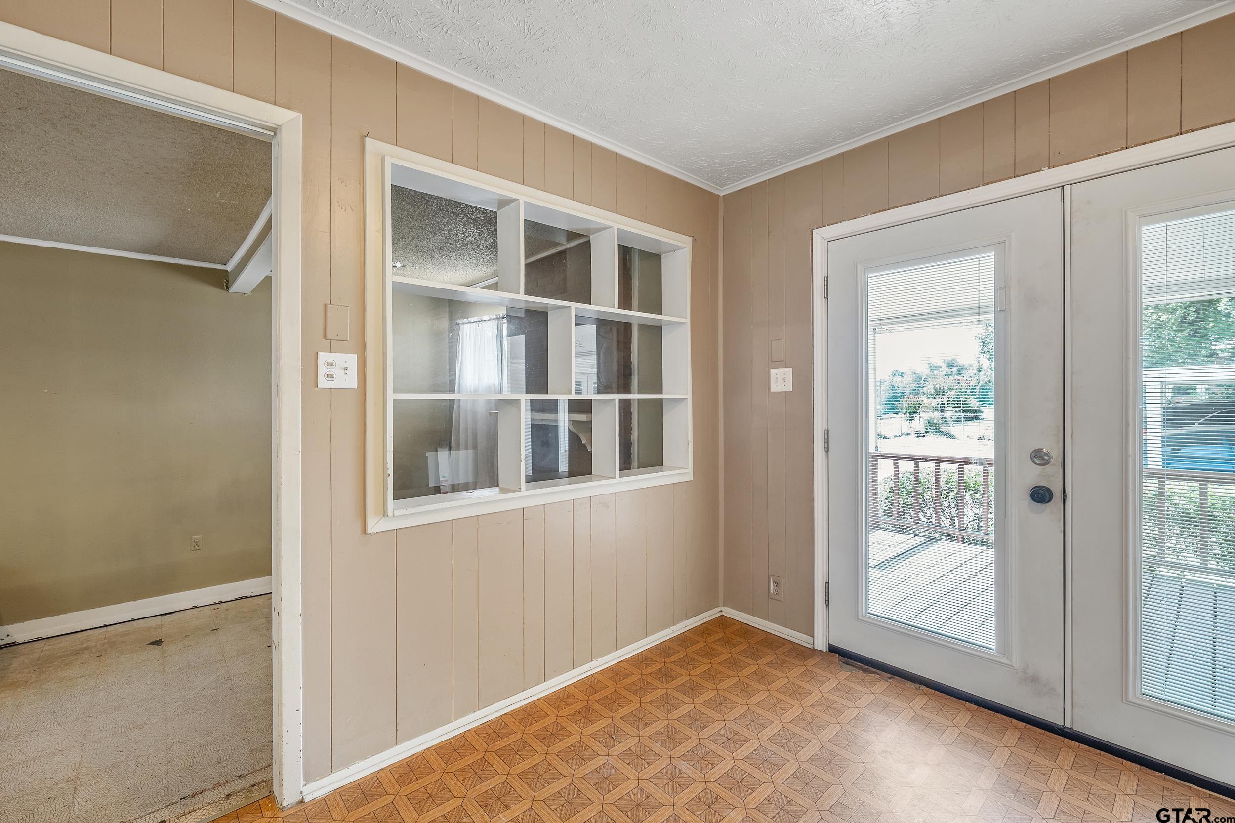 1814 W Main St