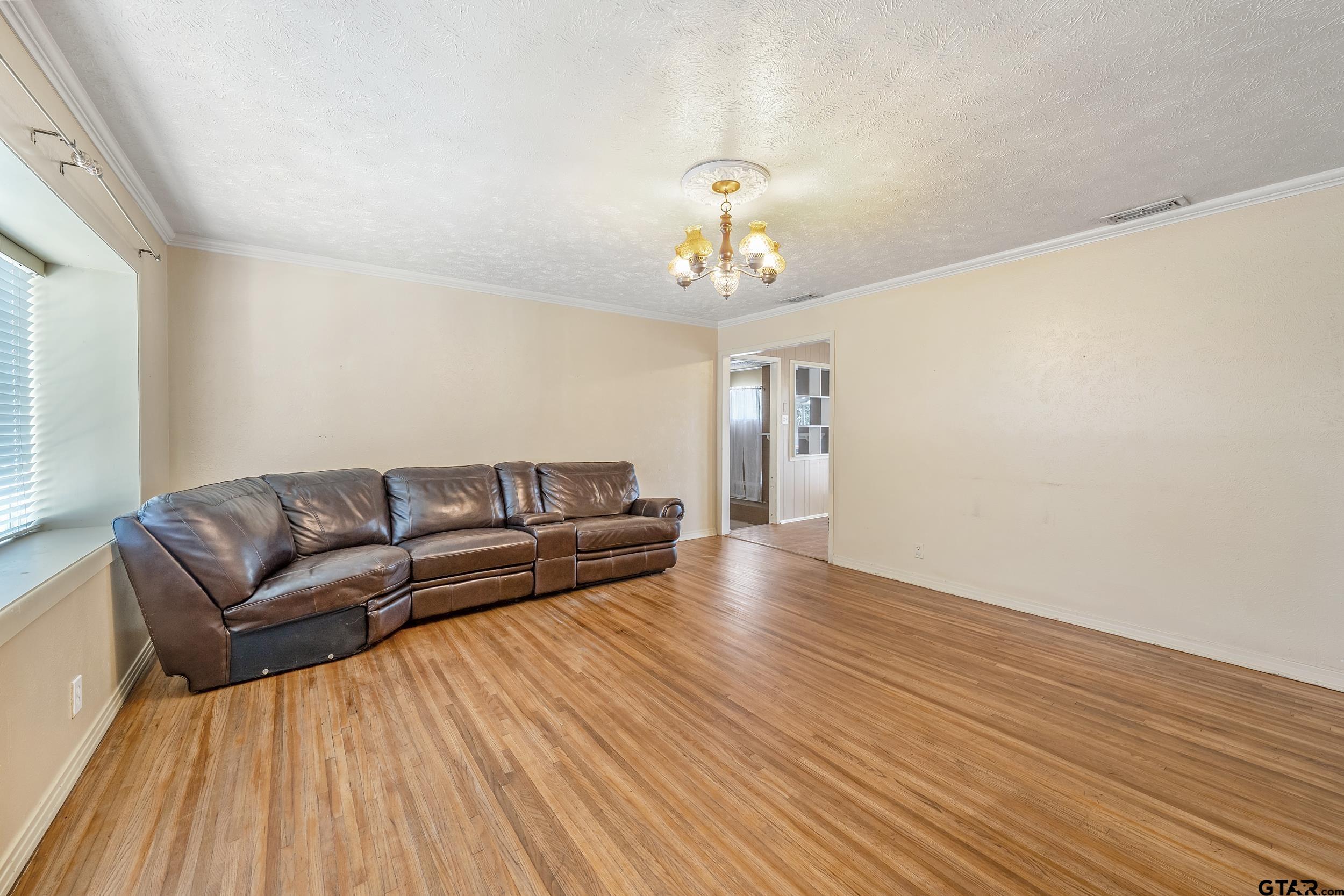 1814 W Main St
