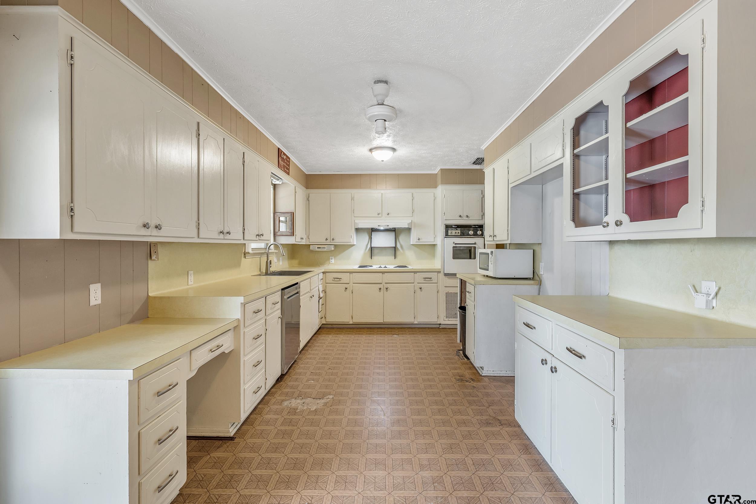 1814 W Main St