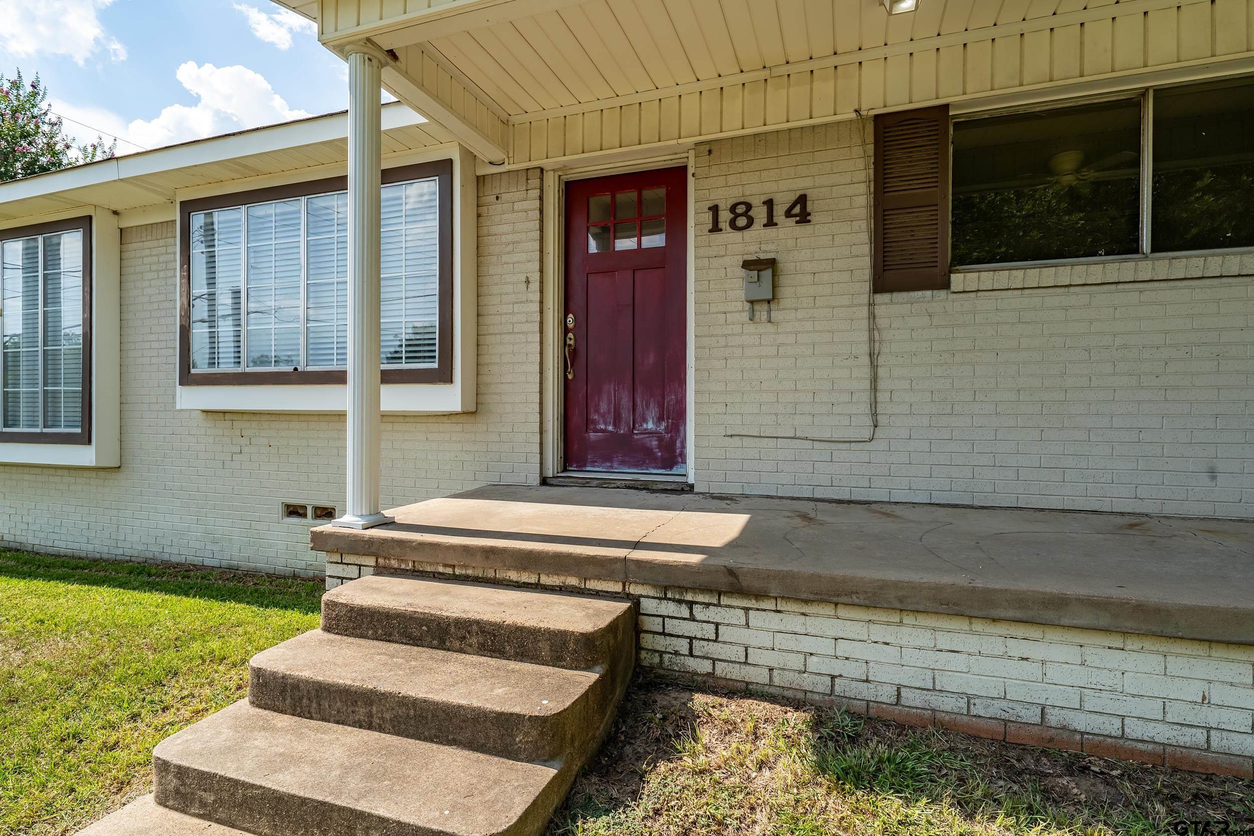 1814 W Main St