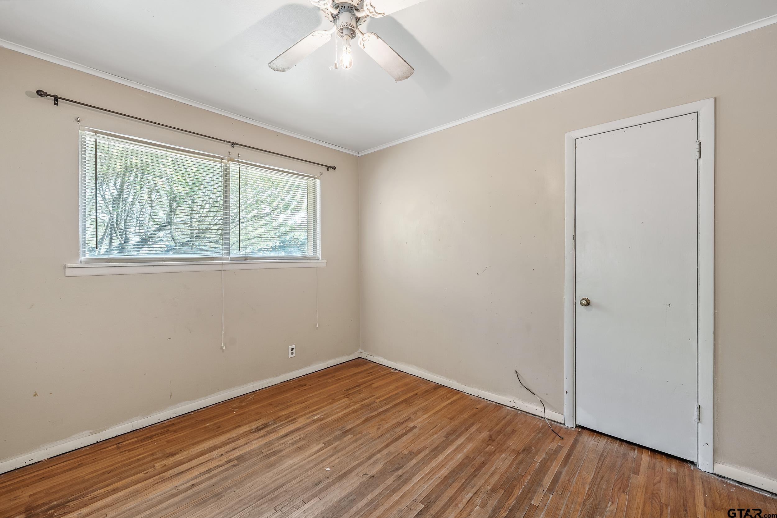 1814 W Main St