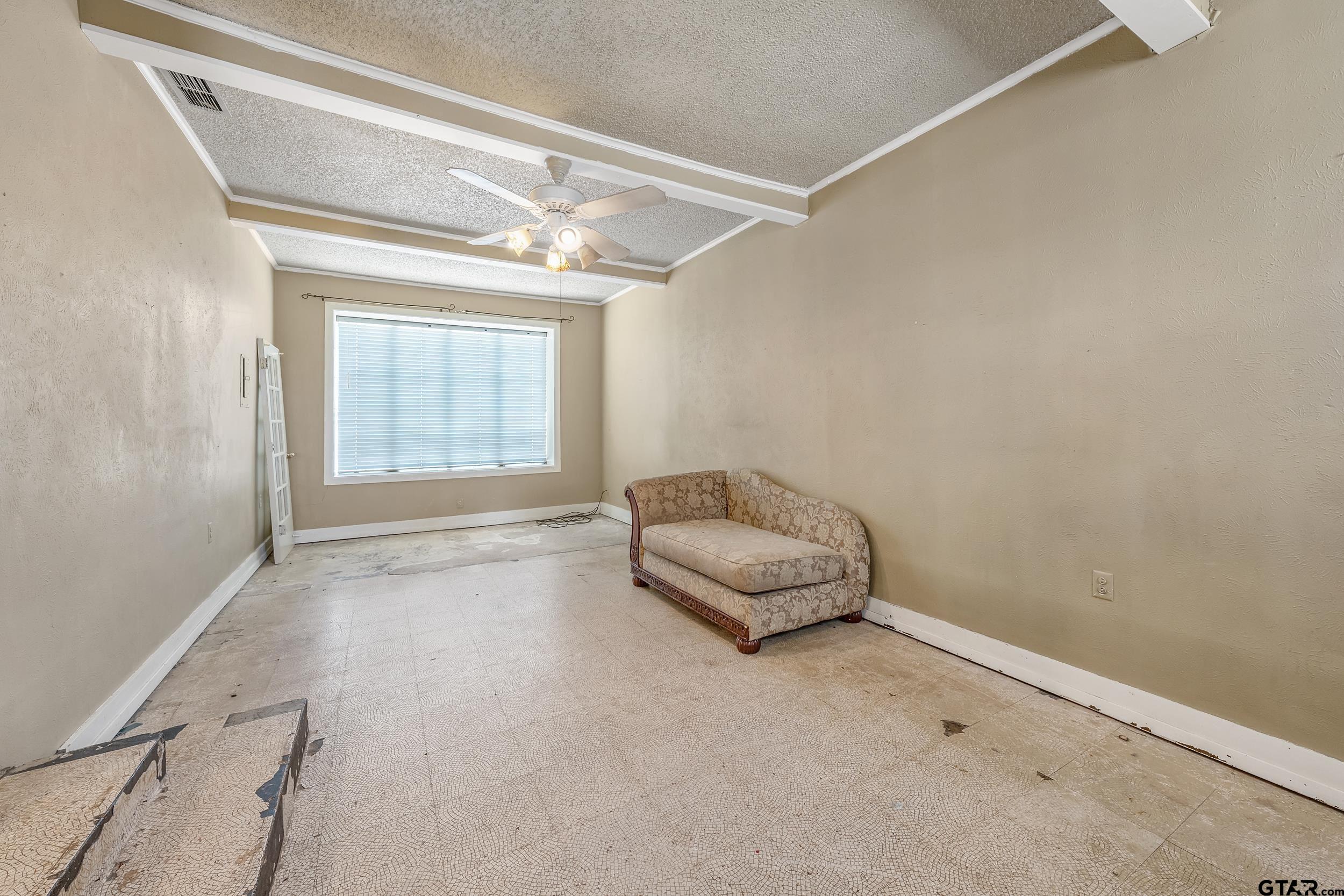 1814 W Main St