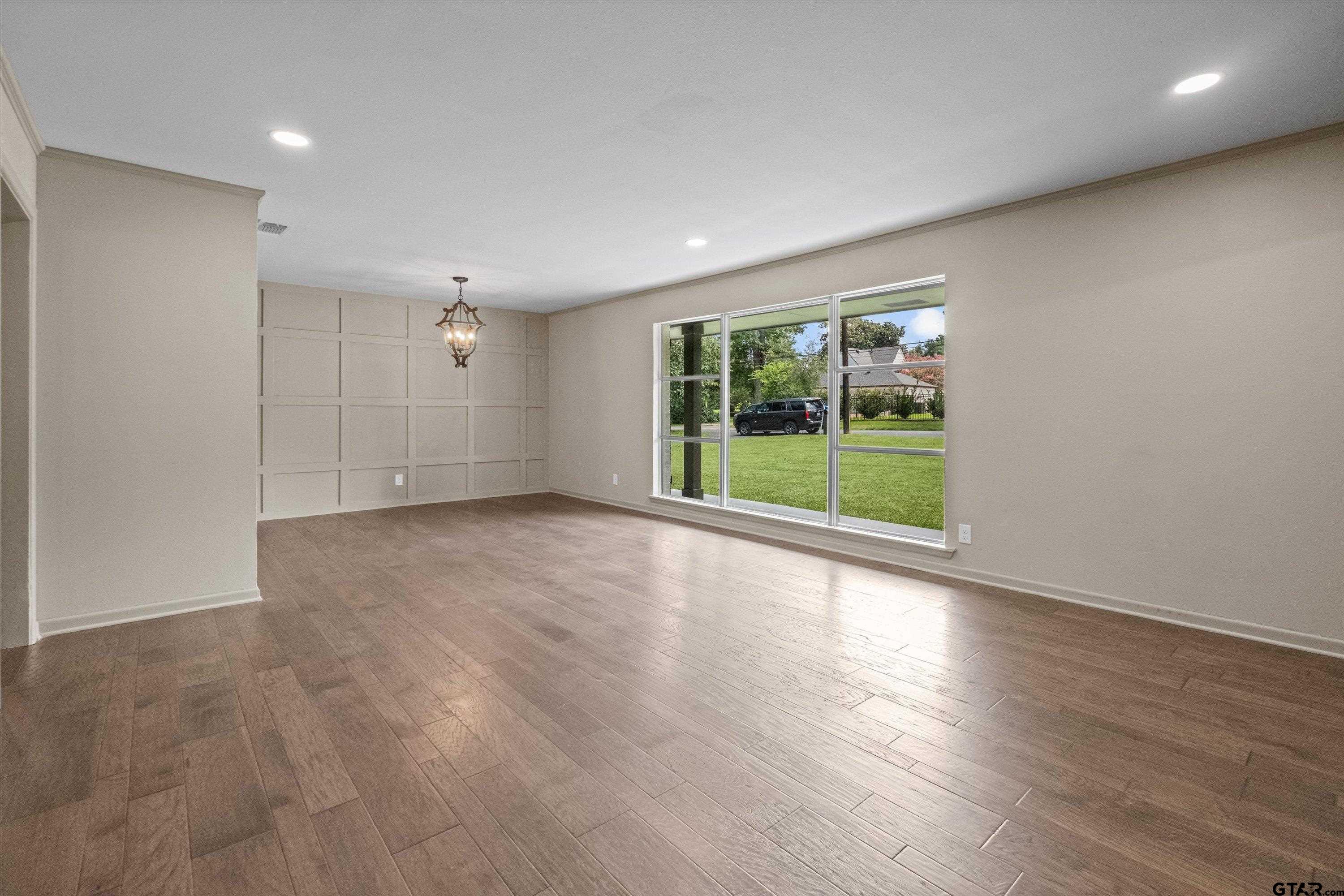 2515 Preston Ave