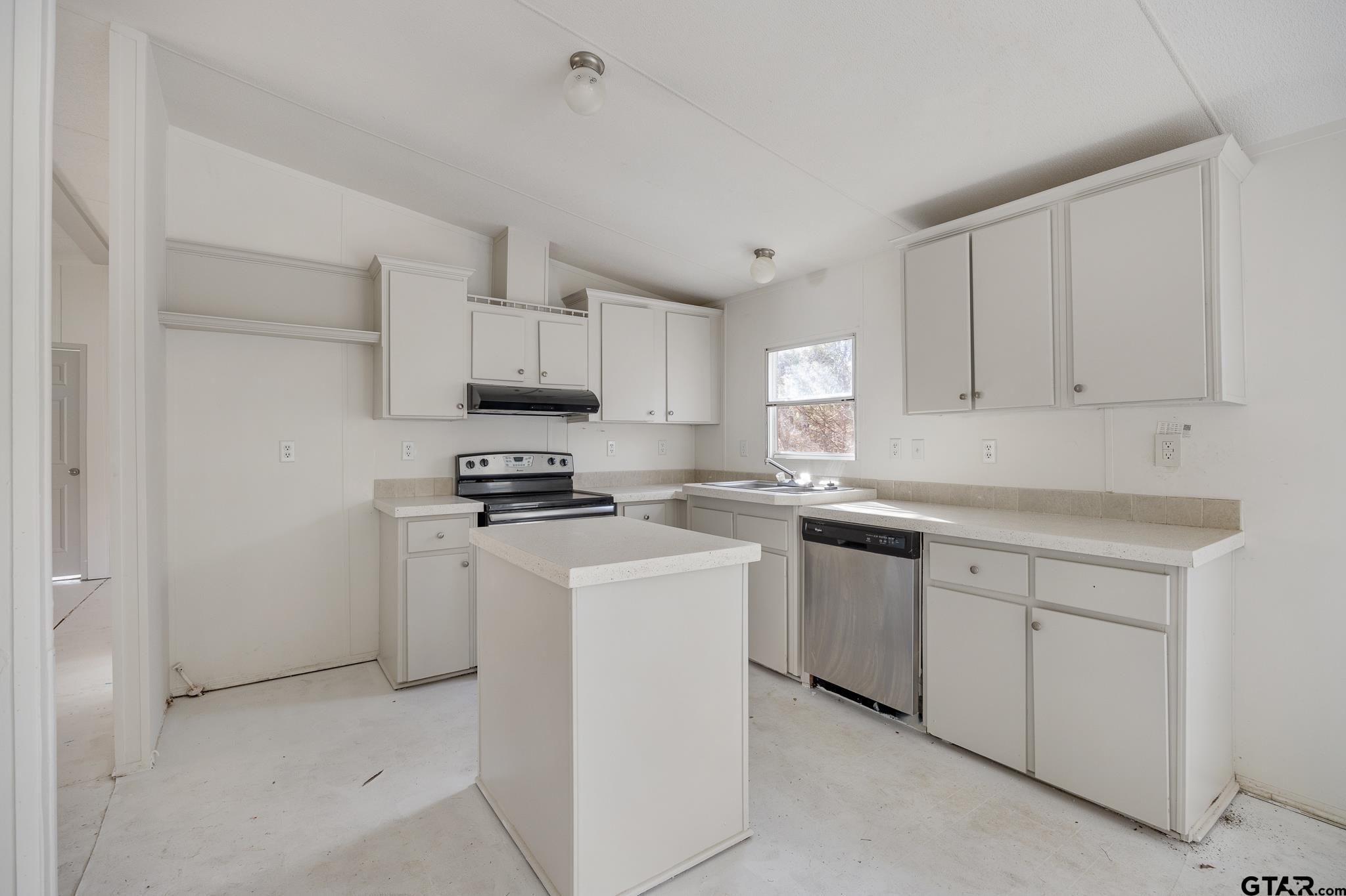 942 Balmorea Dr