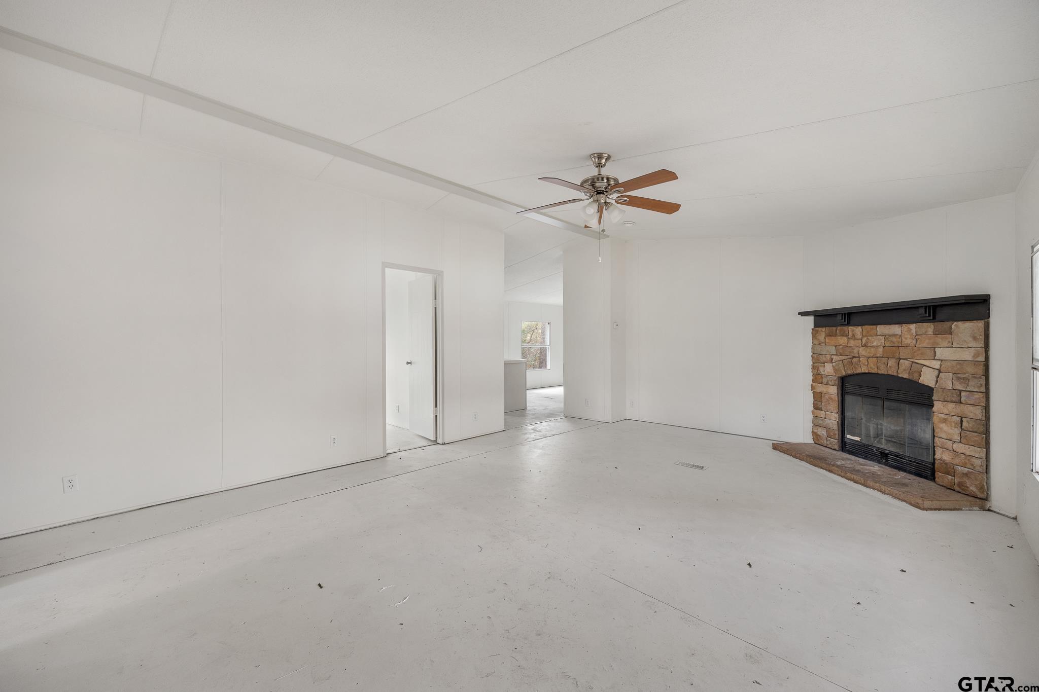 942 Balmorea Dr