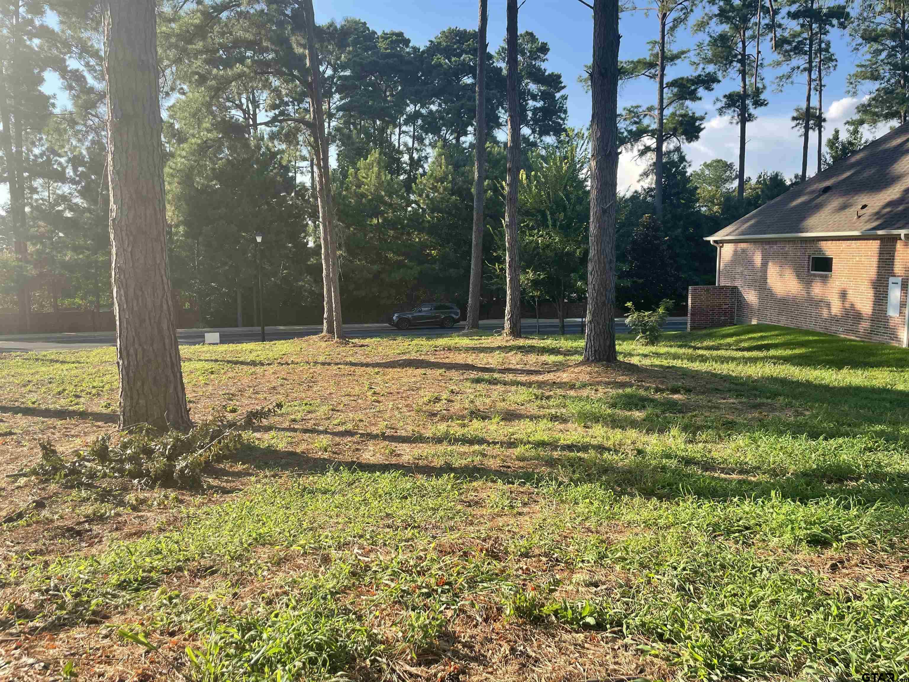 1137 Gardenwood Dr