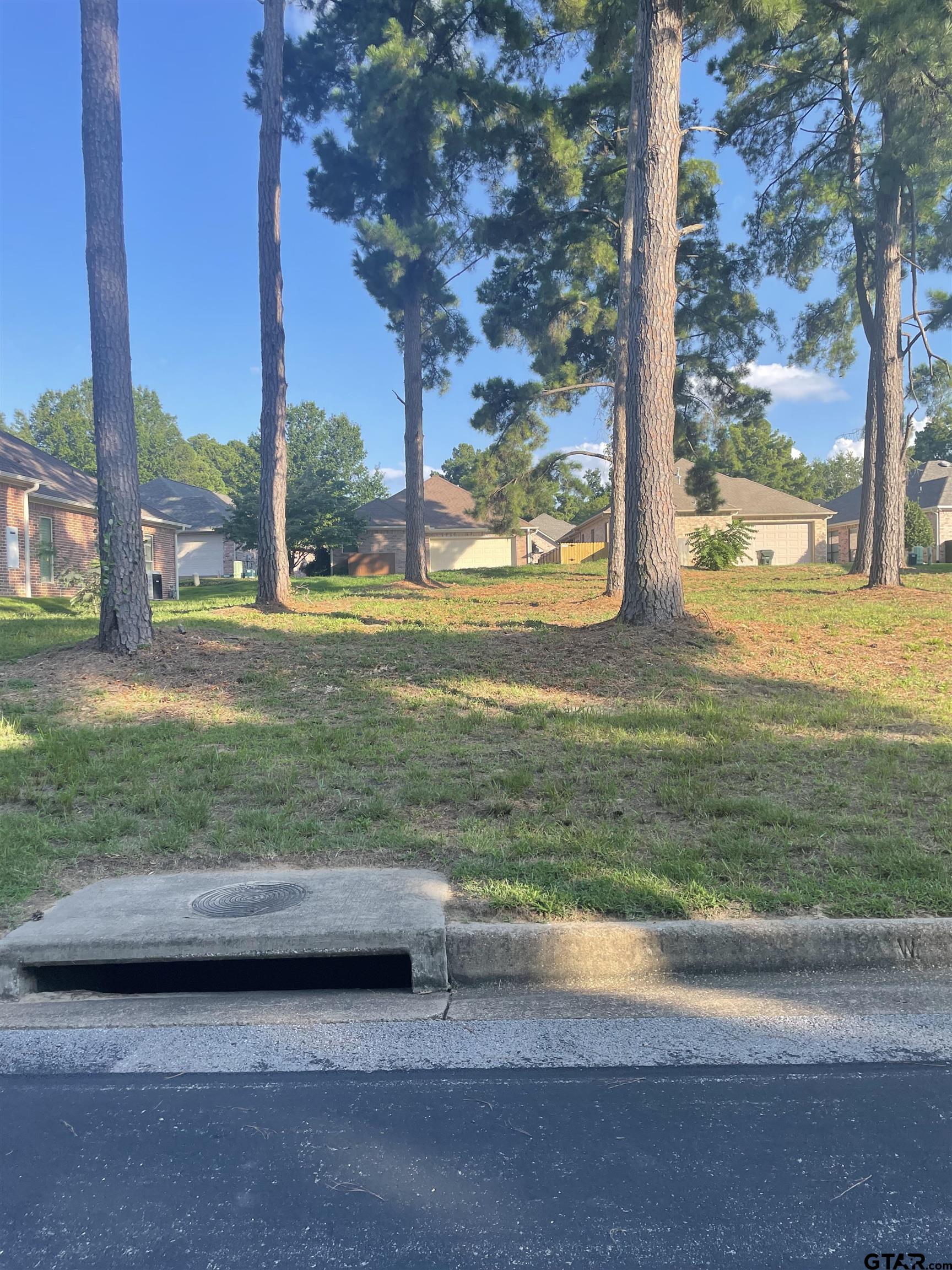 1137 Gardenwood Dr