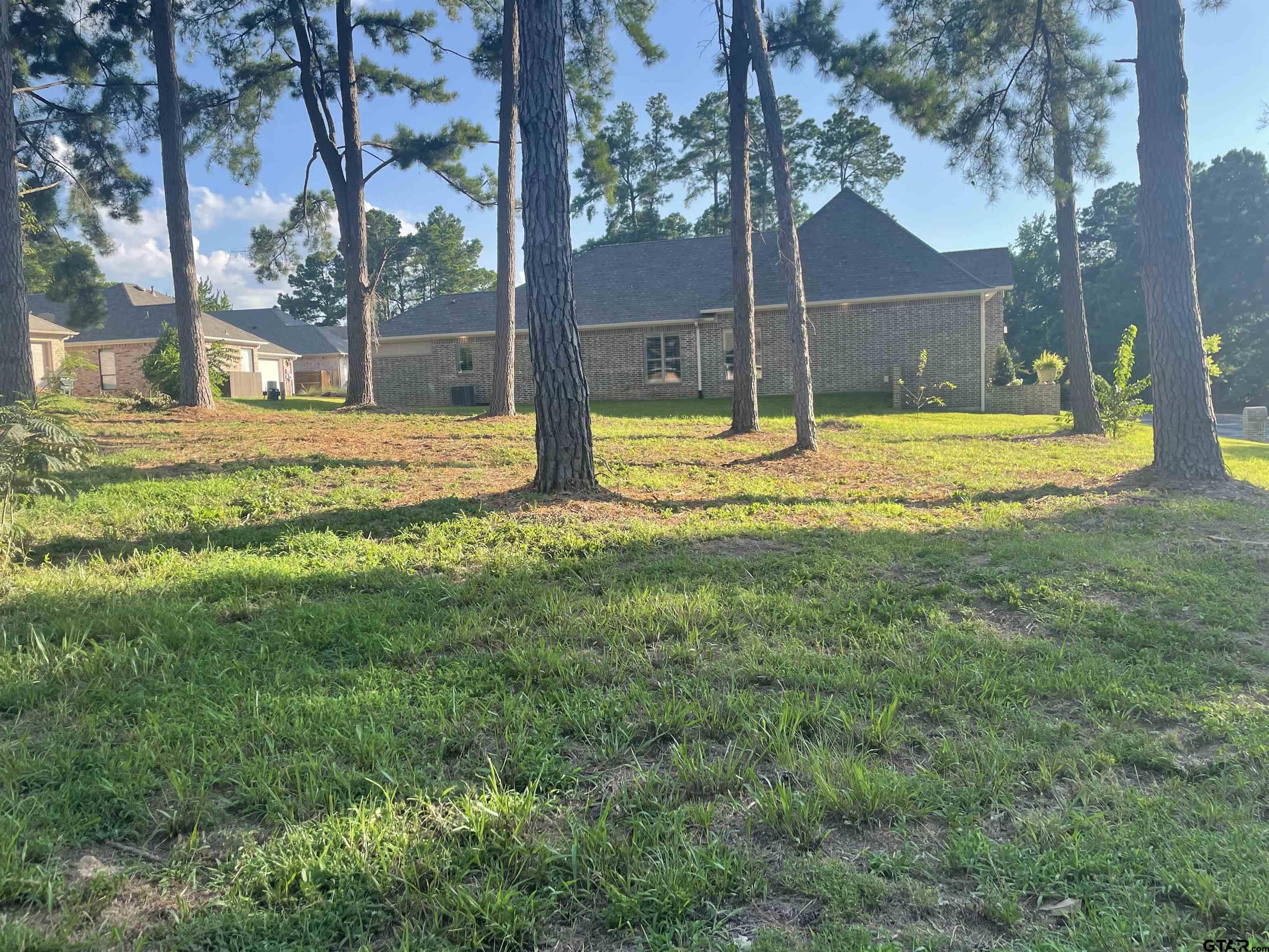 1137 Gardenwood Dr