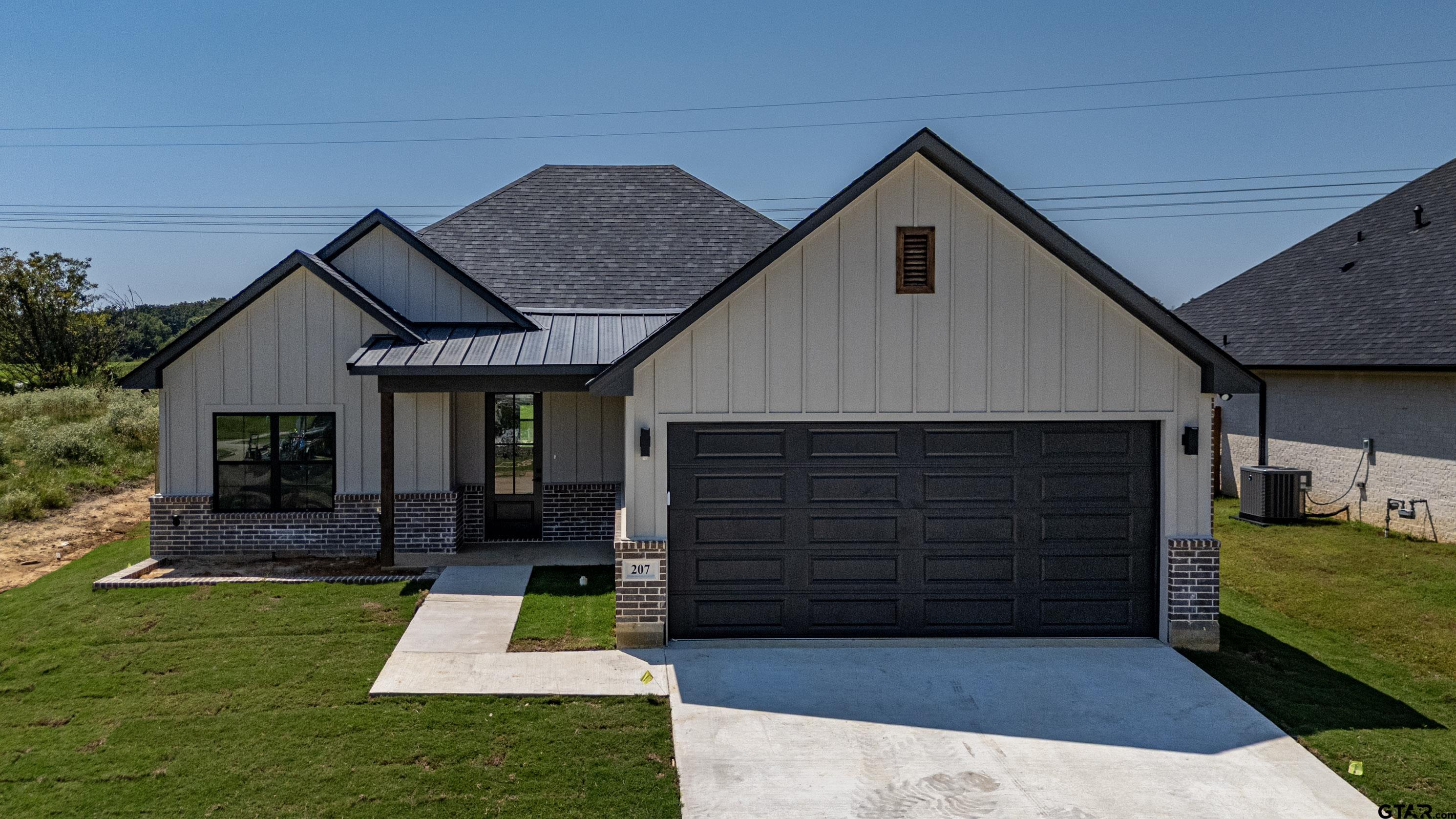 207 Sides Blvd