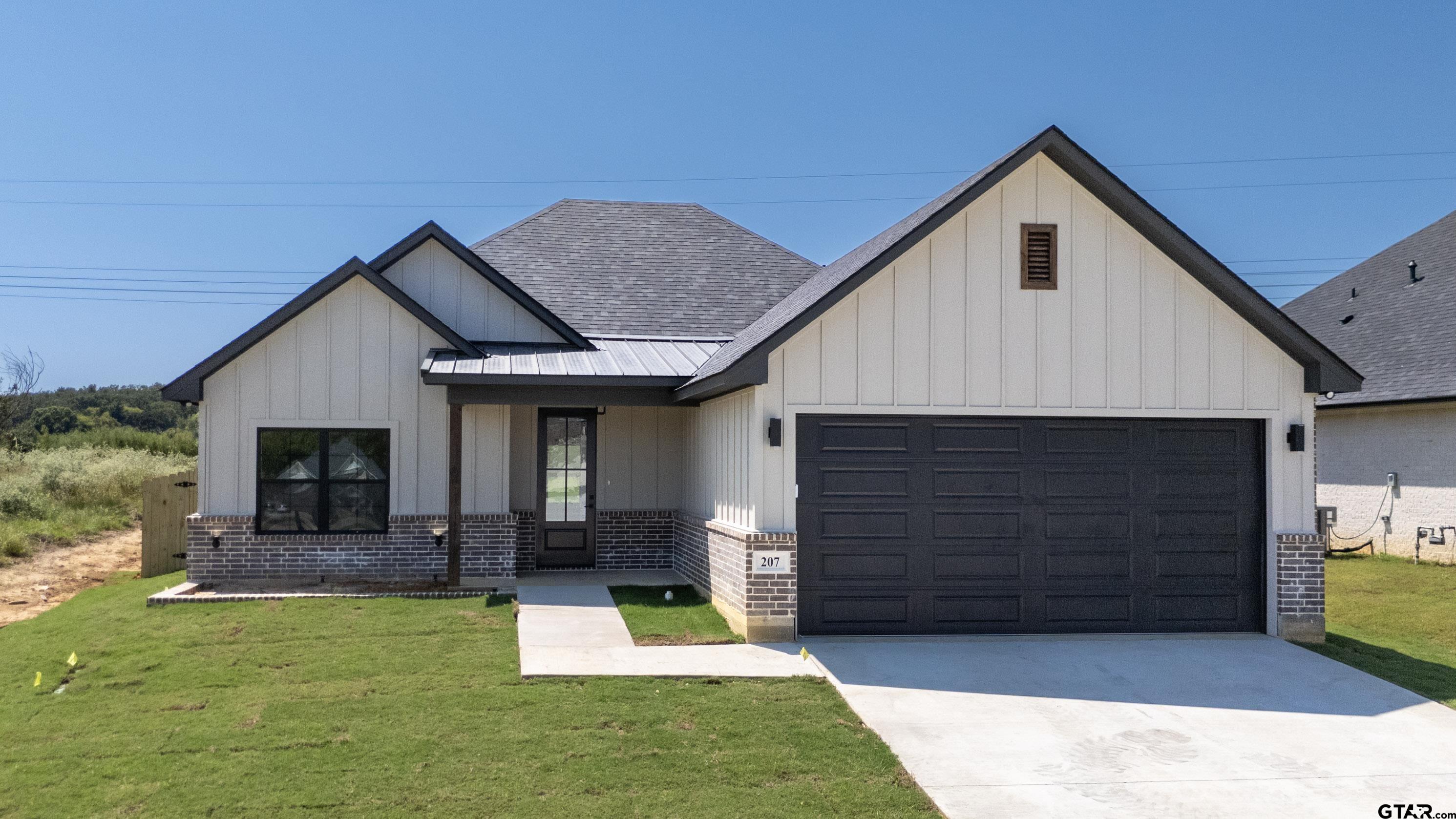 207 Sides Blvd