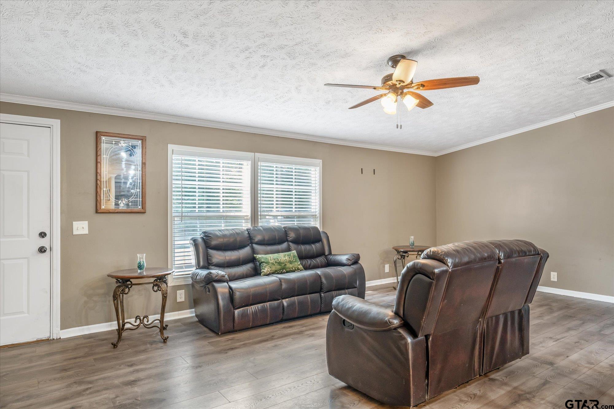 13902 E Travis Lane