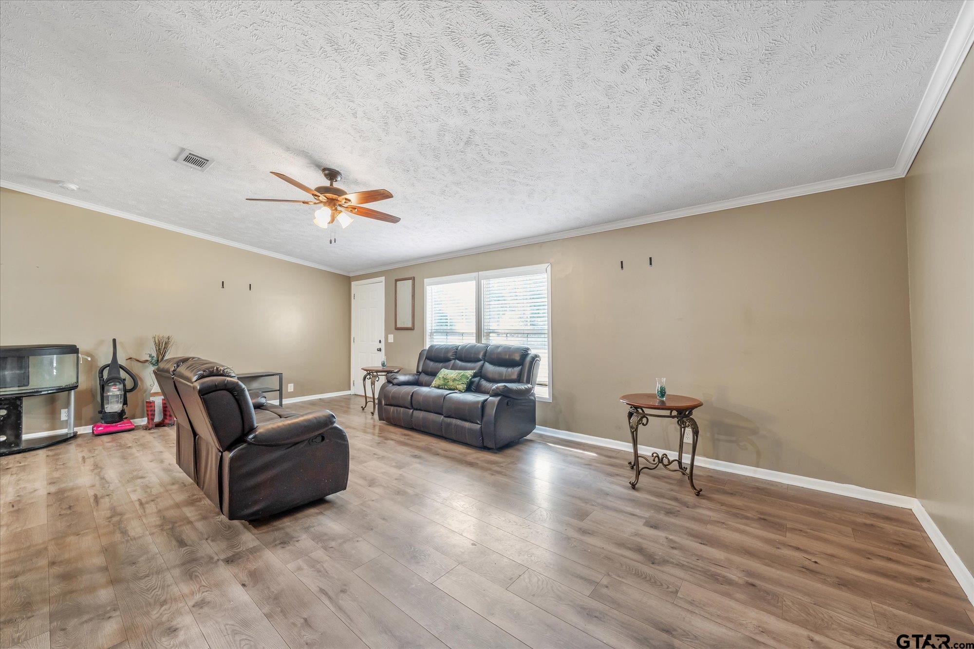 13902 E Travis Lane