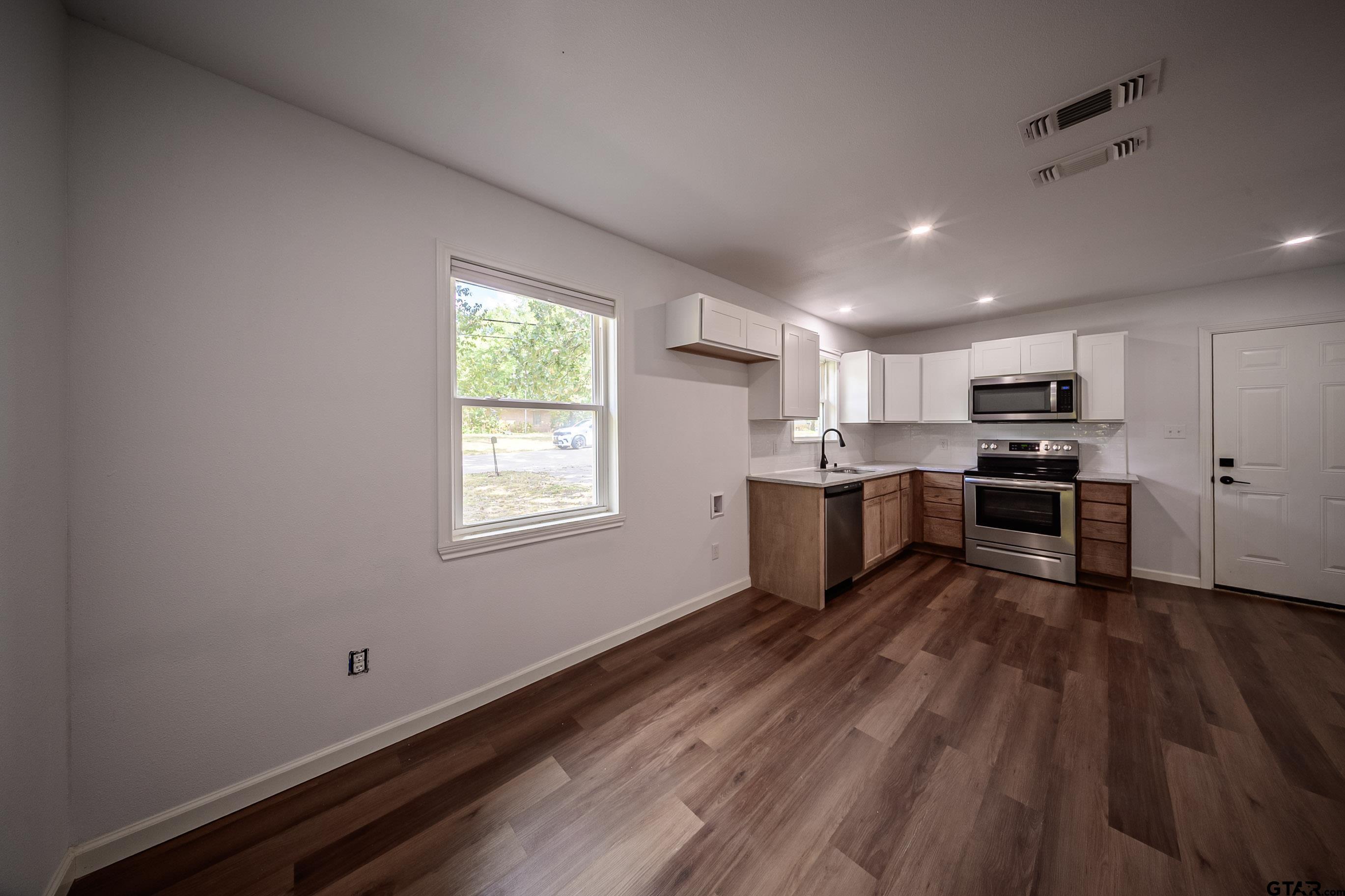 2807 Willard Dr.