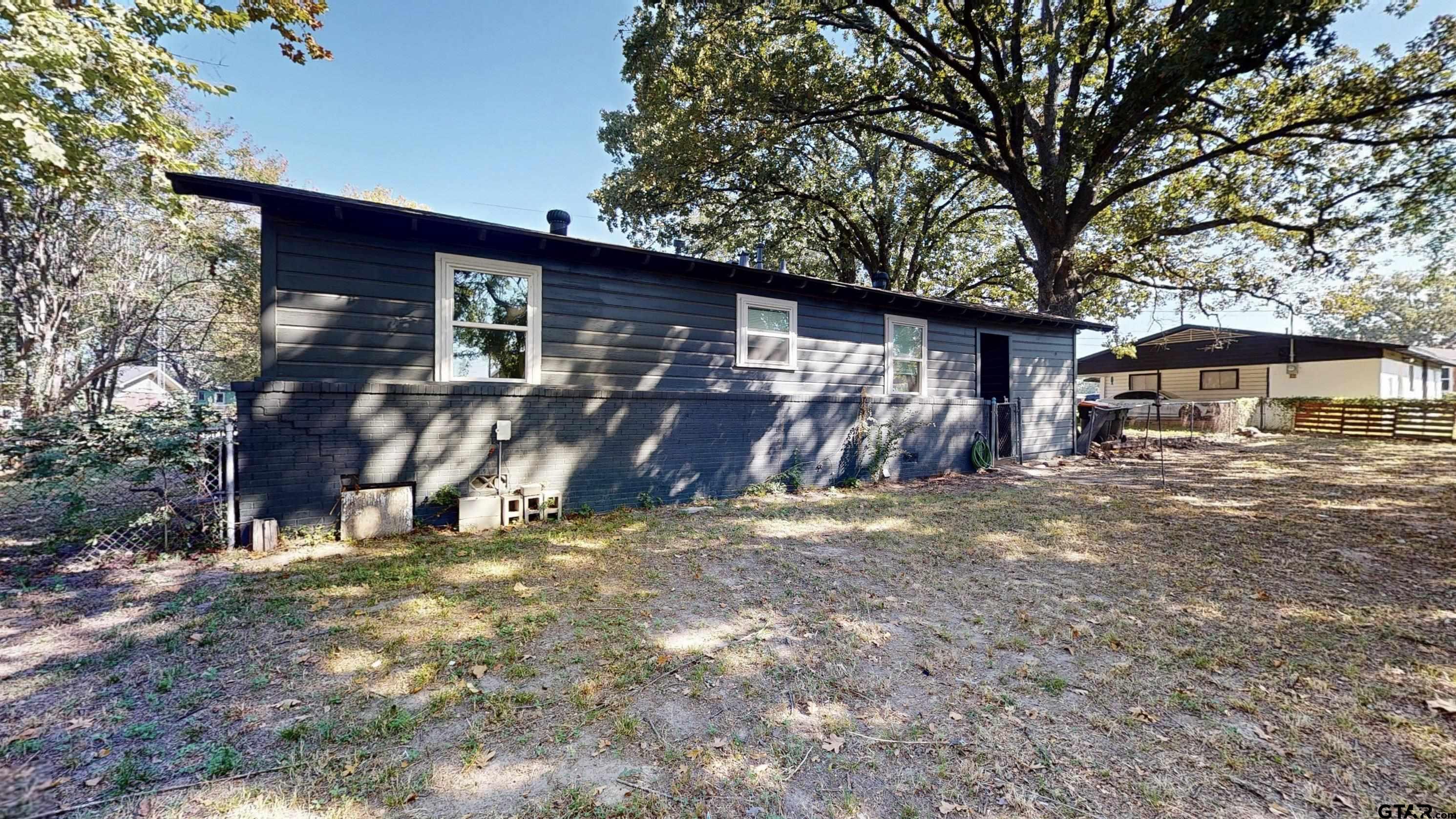 2807 Willard Dr.