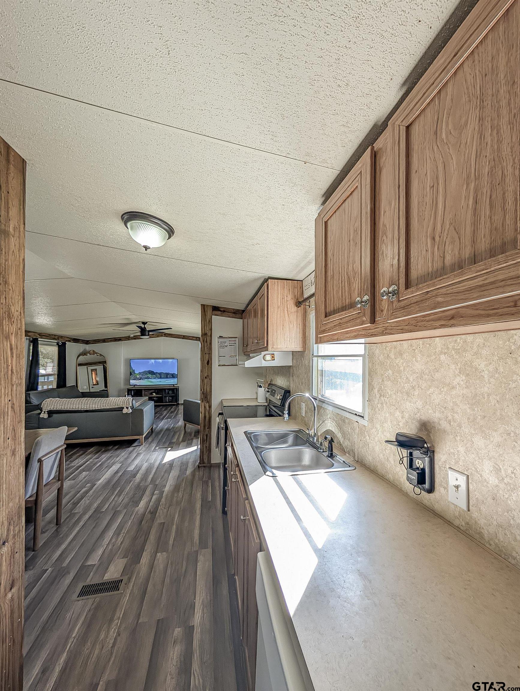 9849 Dennis Ln