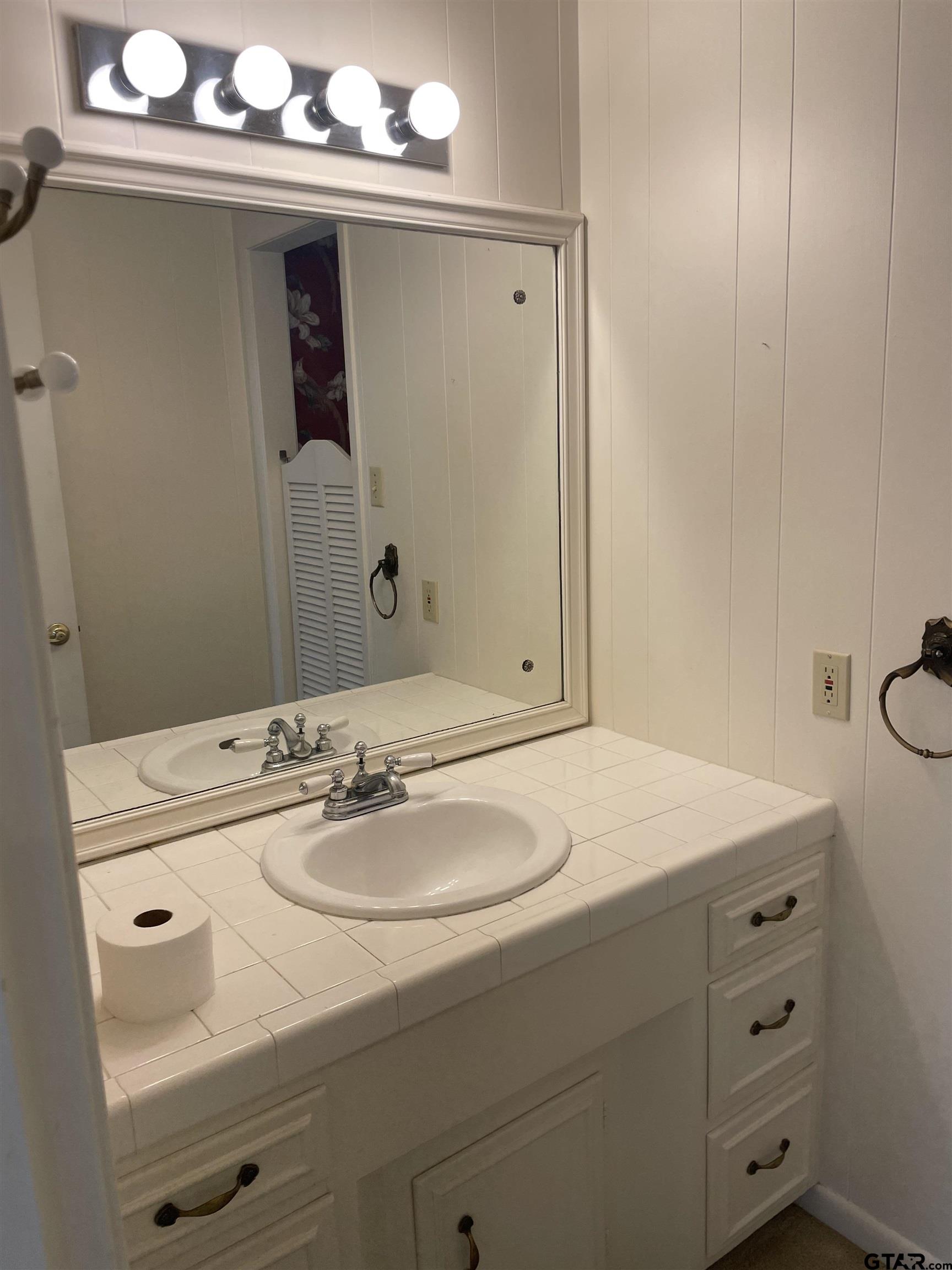 2523 Shenandoah