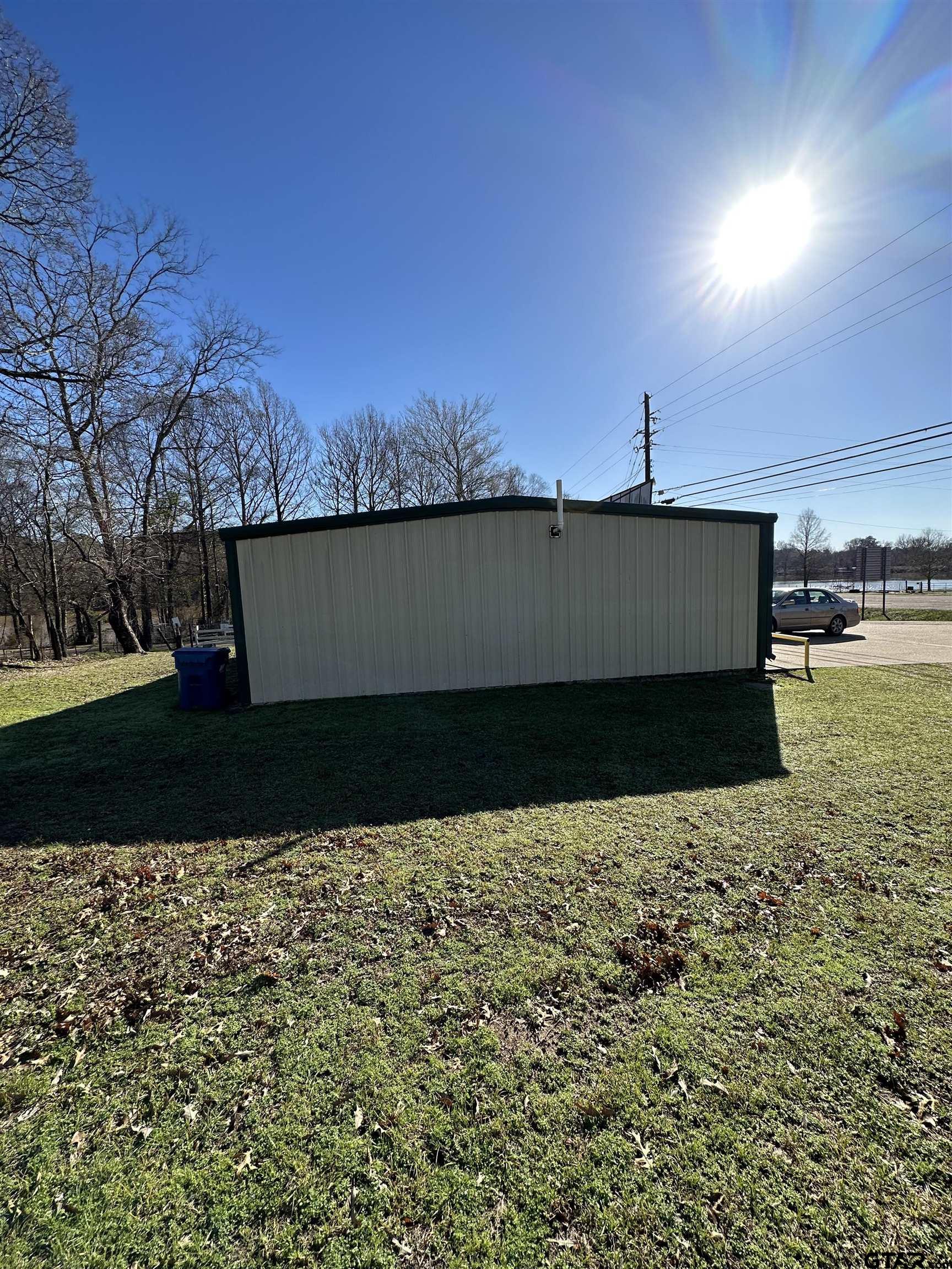 1200 Family World Dr