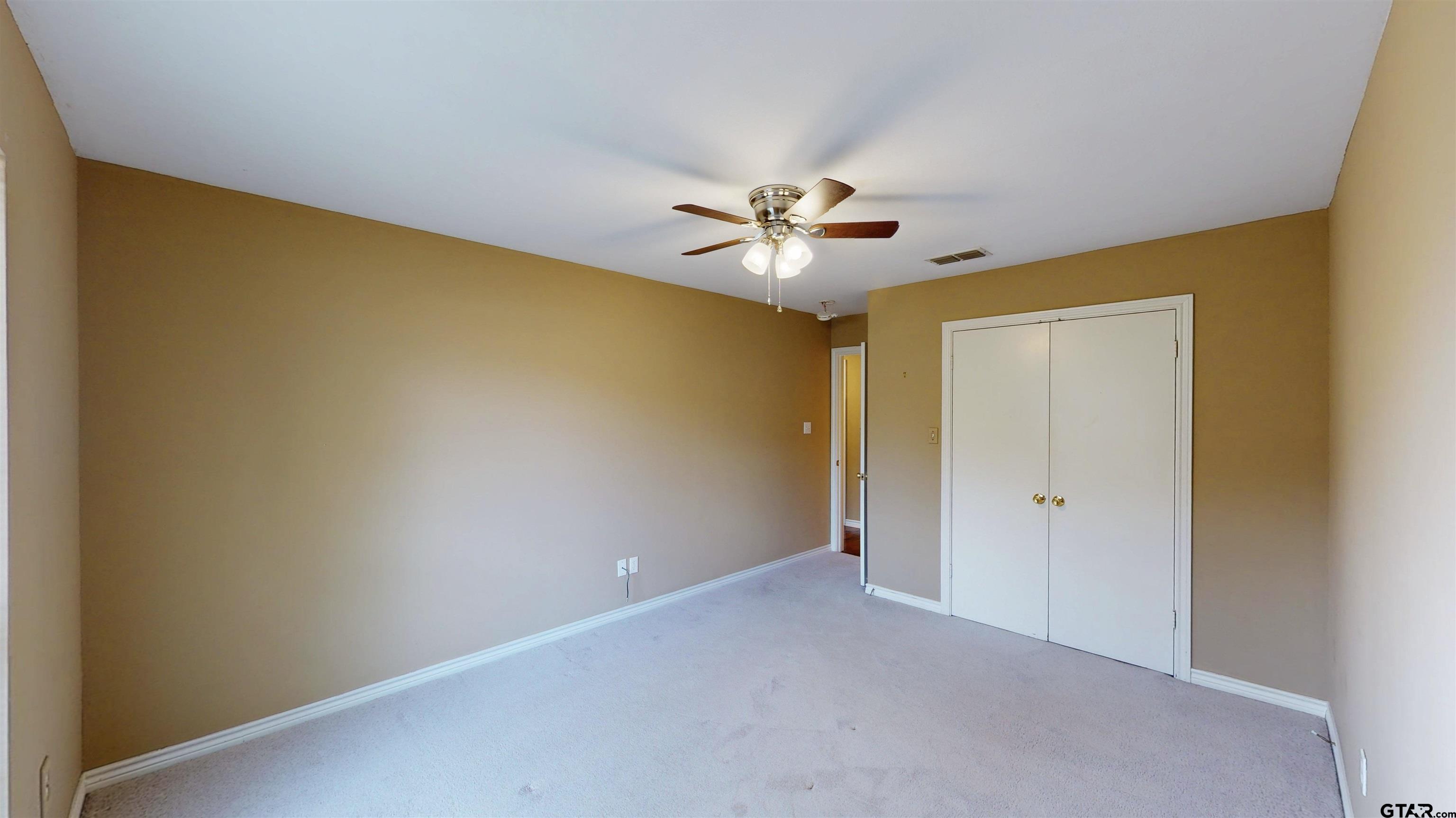 5401 Hollytree Dr #1002