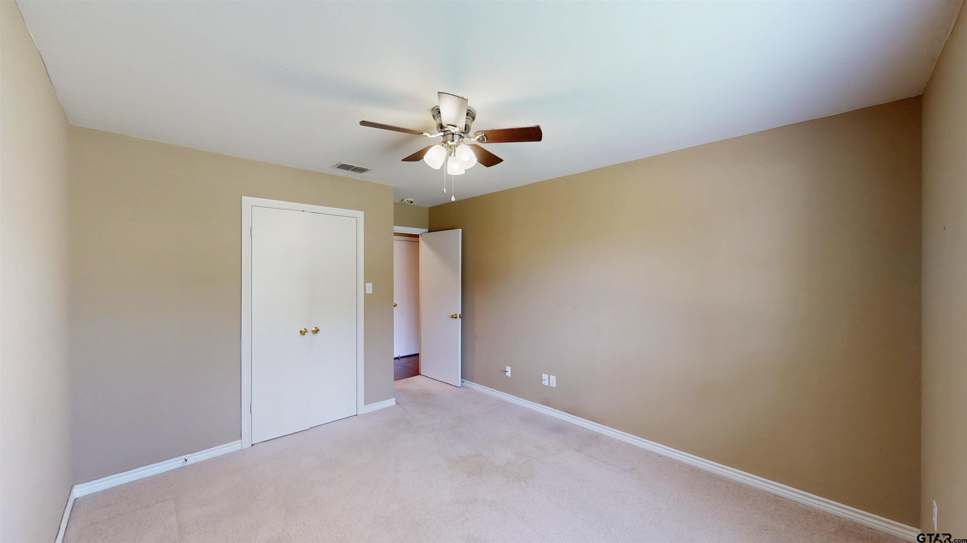 5401 Hollytree Dr #1002