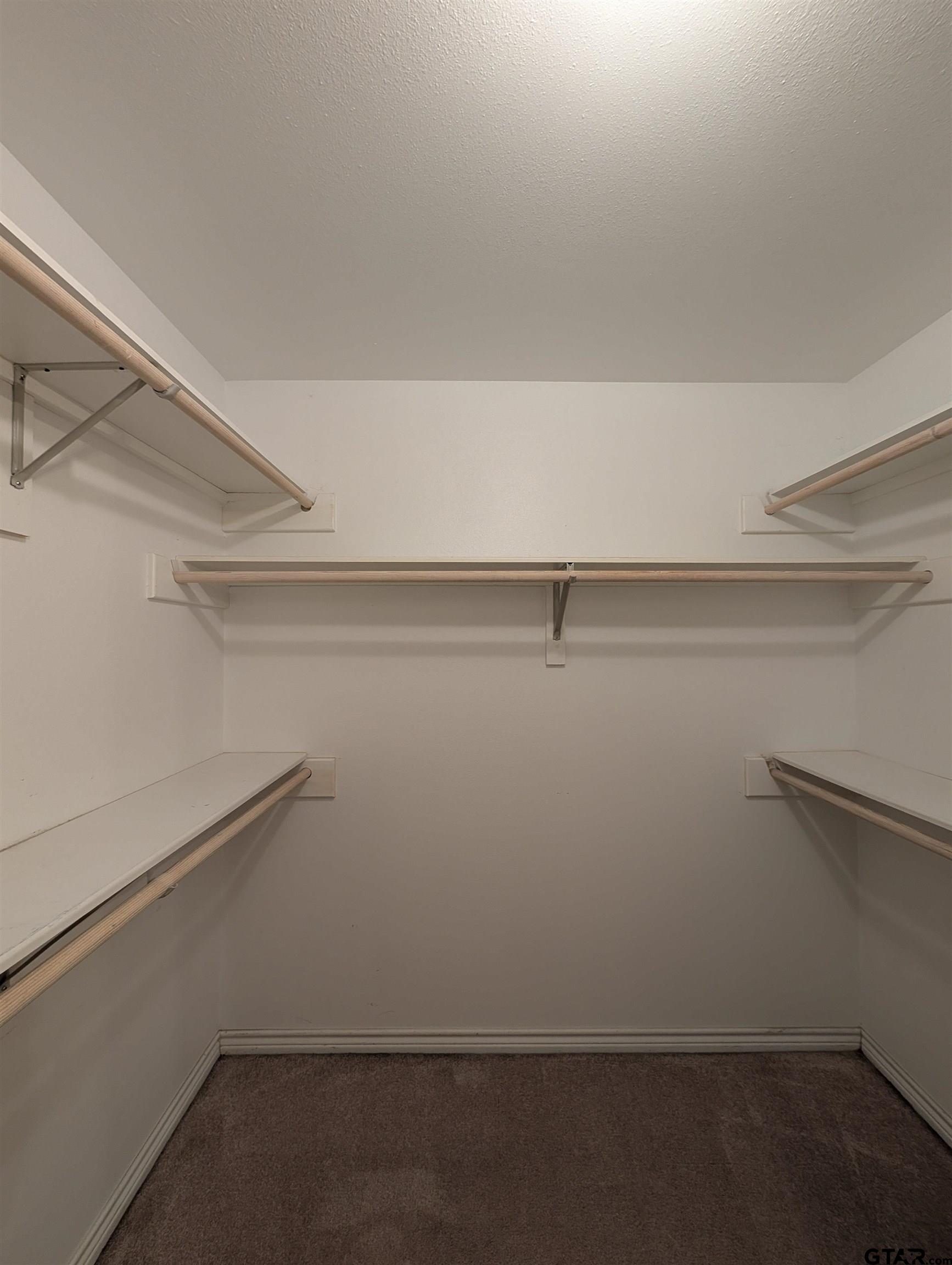 5401 Hollytree Dr #1002