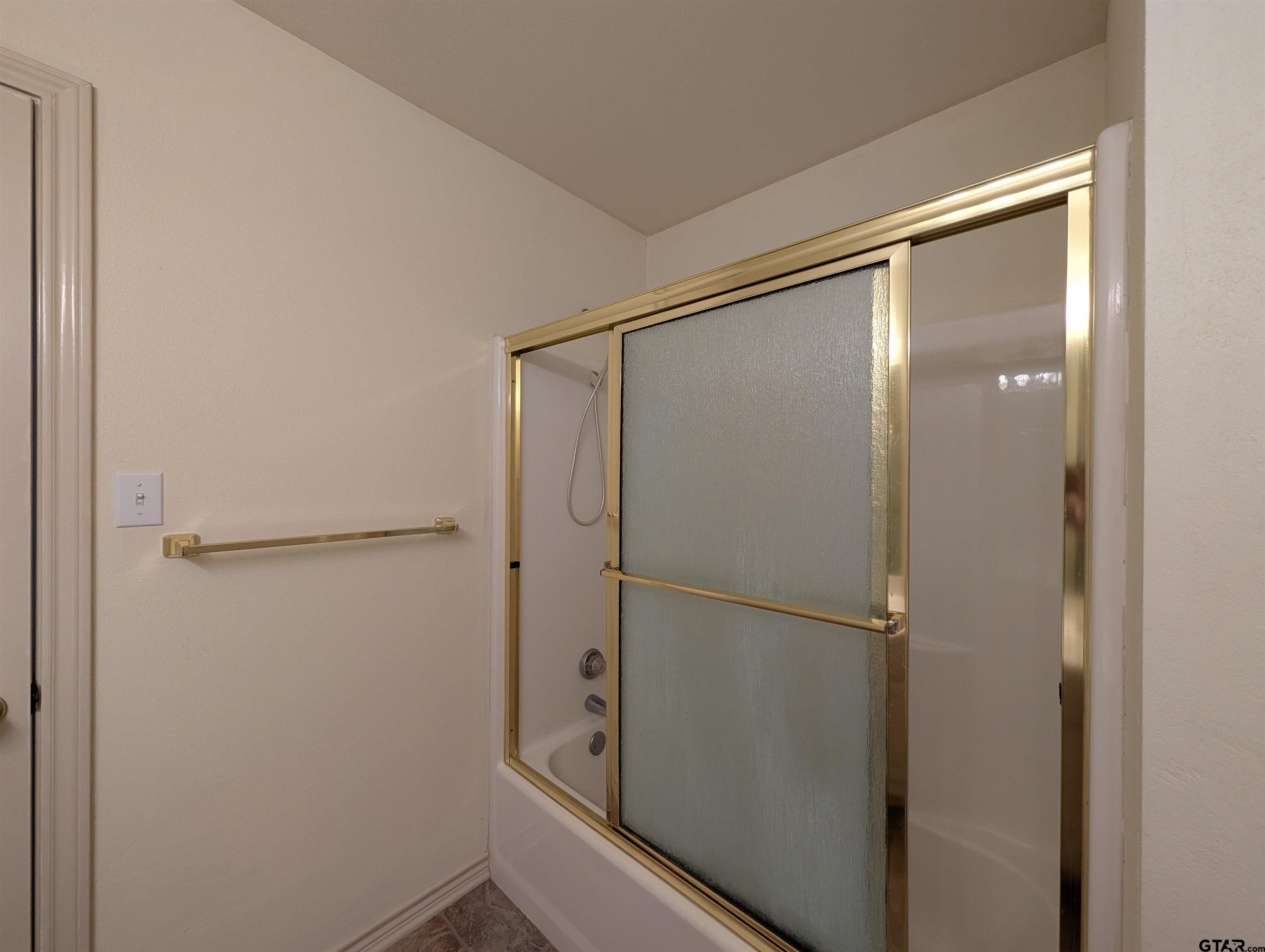 5401 Hollytree Dr #1002