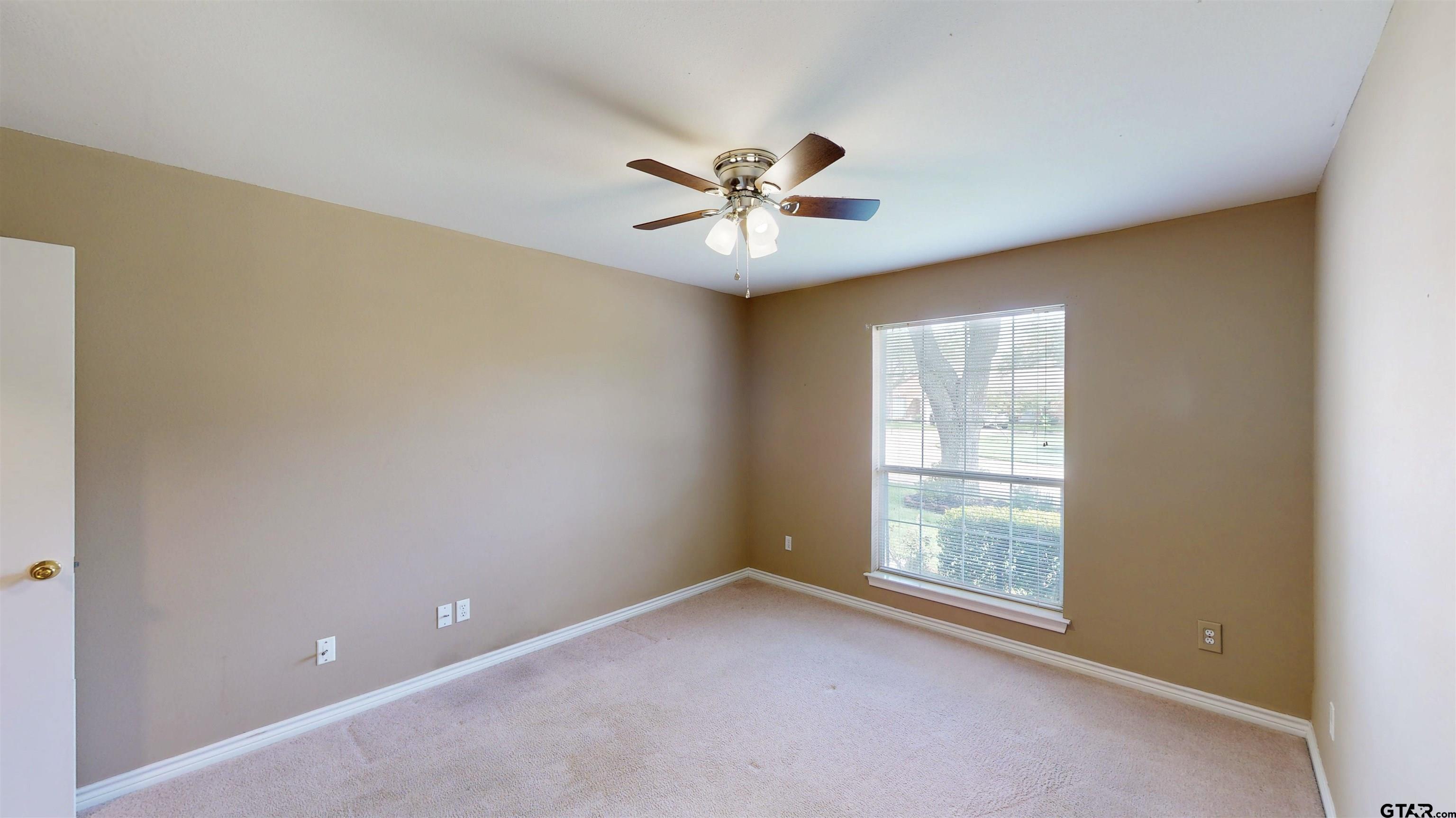 5401 Hollytree Dr #1002